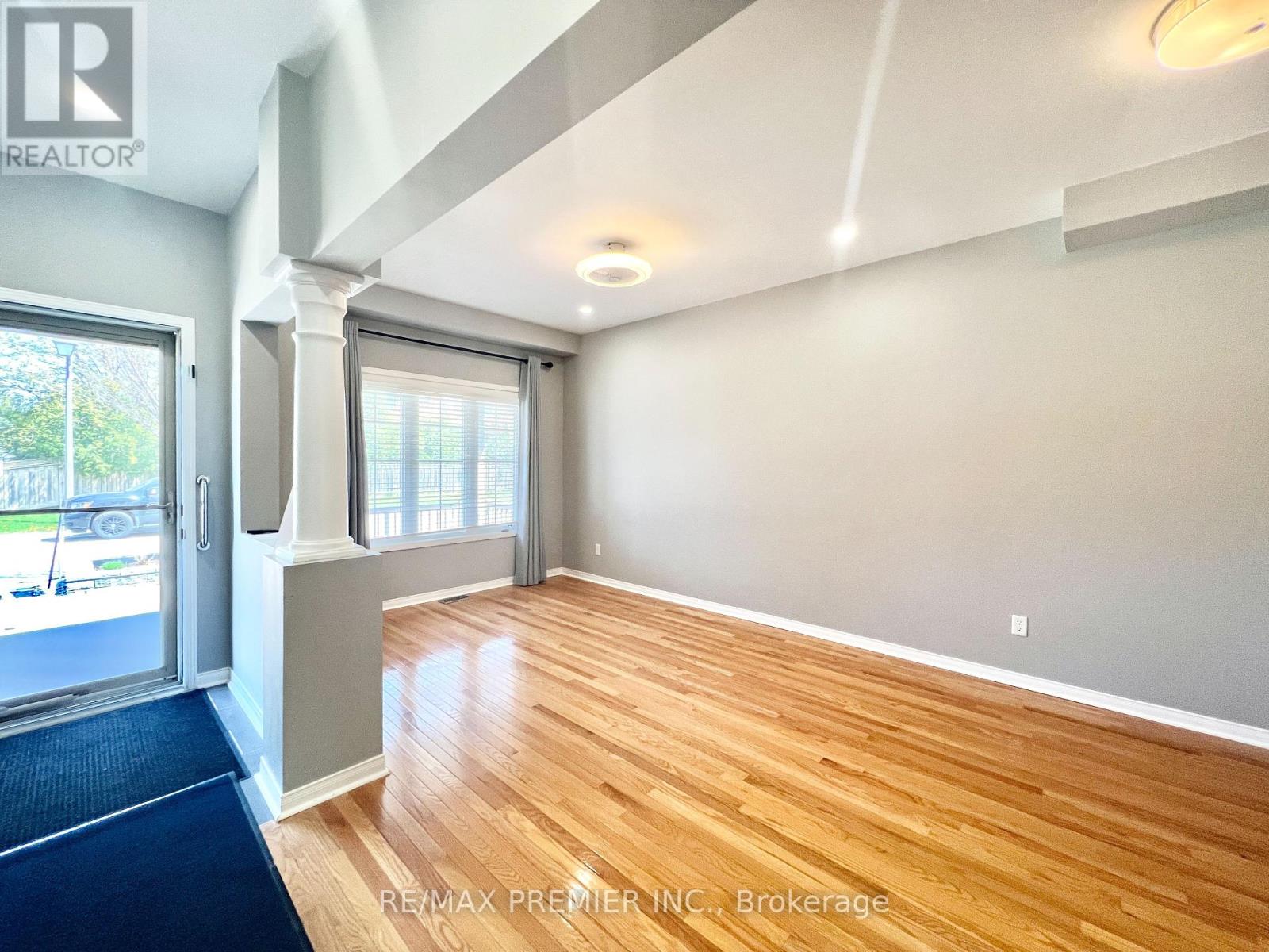 155 Penndutch Circle, Whitchurch-Stouffville (Stouffville), Ontario  L4A 0N9 - Photo 6 - N12213047