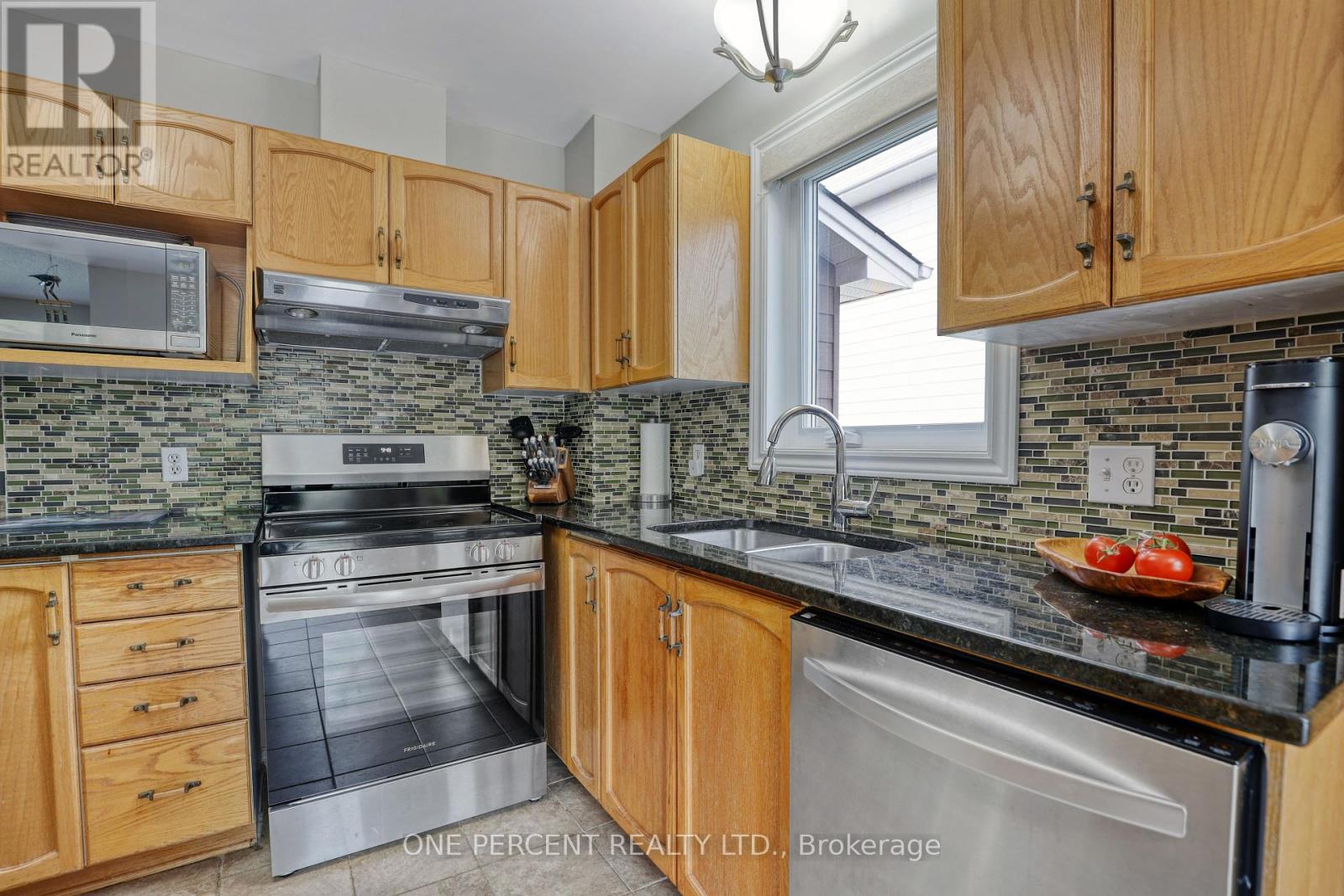 33 Shannondoe Crescent, Ottawa, Ontario  K2M 2H1 - Photo 17 - X12153021