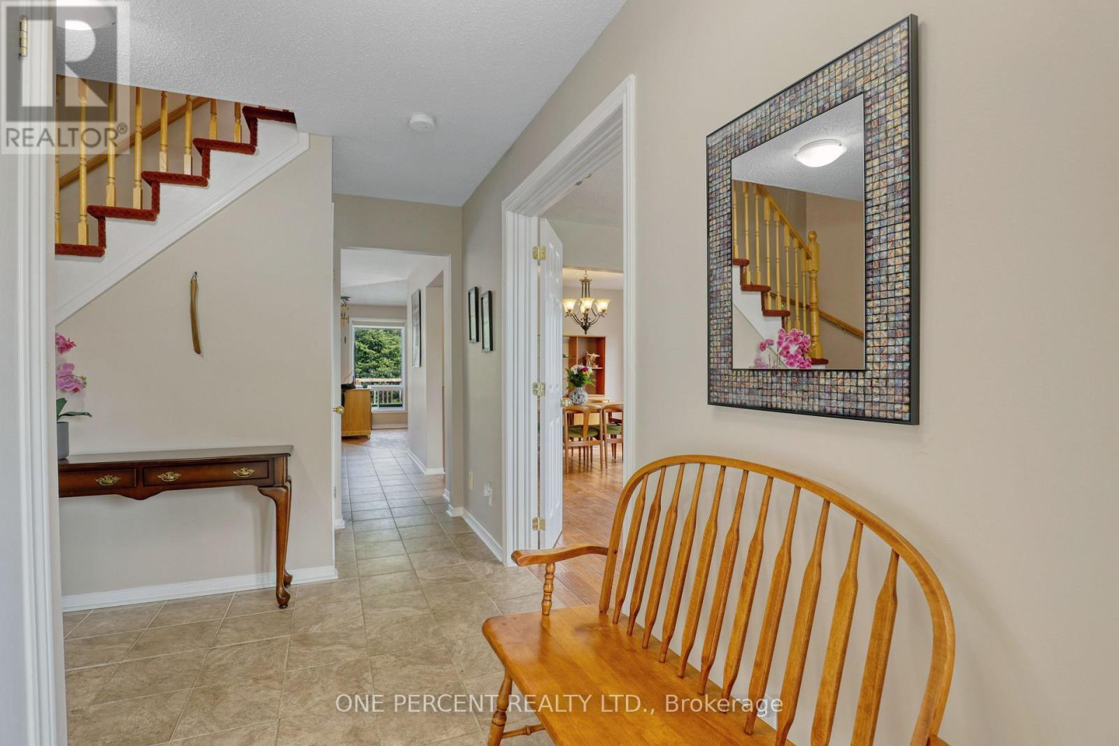 33 Shannondoe Crescent, Ottawa, Ontario  K2M 2H1 - Photo 5 - X12153021