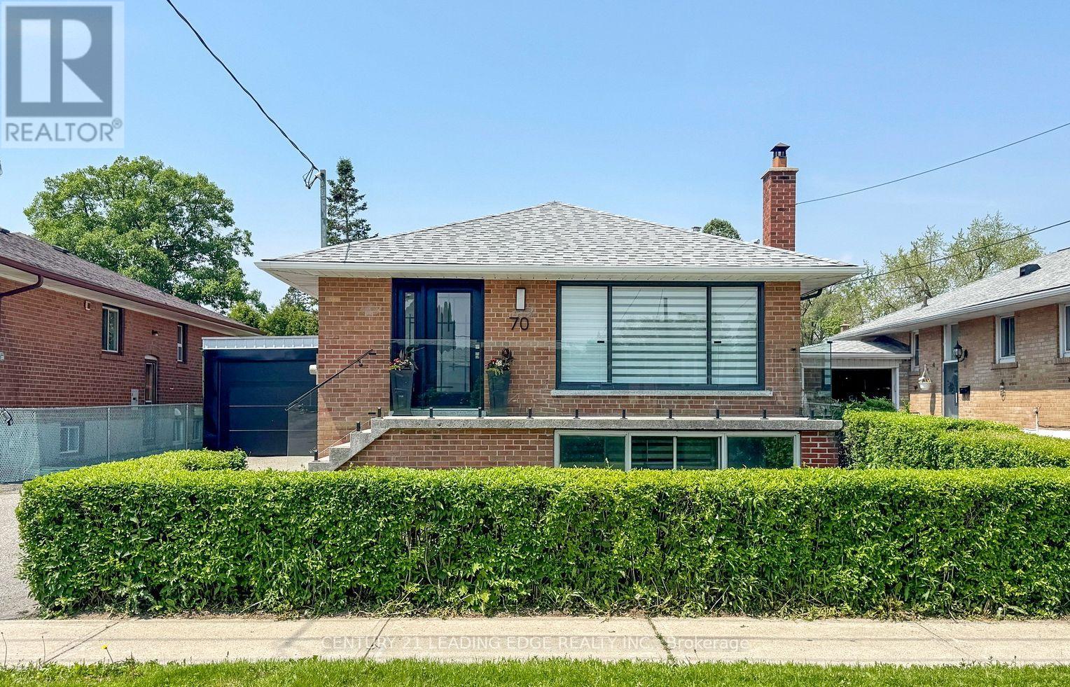70 WEXFORD BOULEVARD, Toronto, Ontario