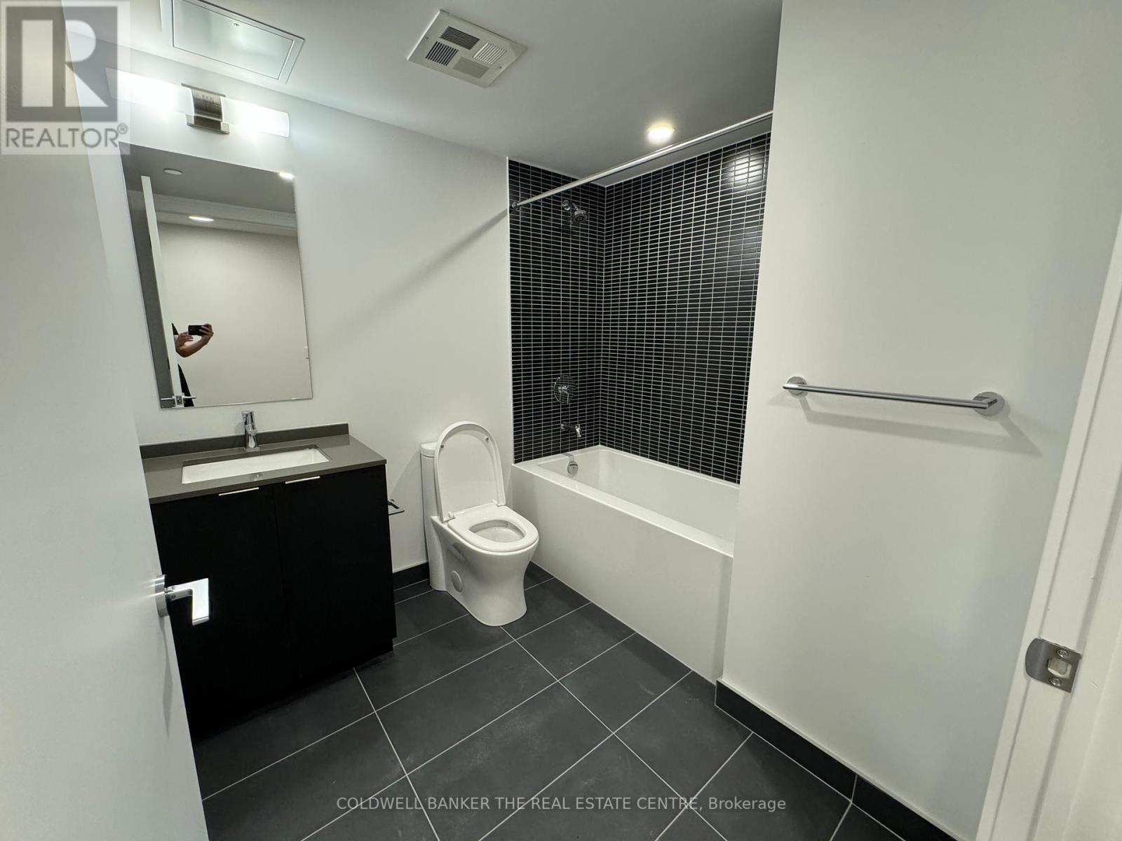 319 - 1 Jarvis Street, Hamilton, Ontario  L8R 0A8 - Photo 24 - X12214561