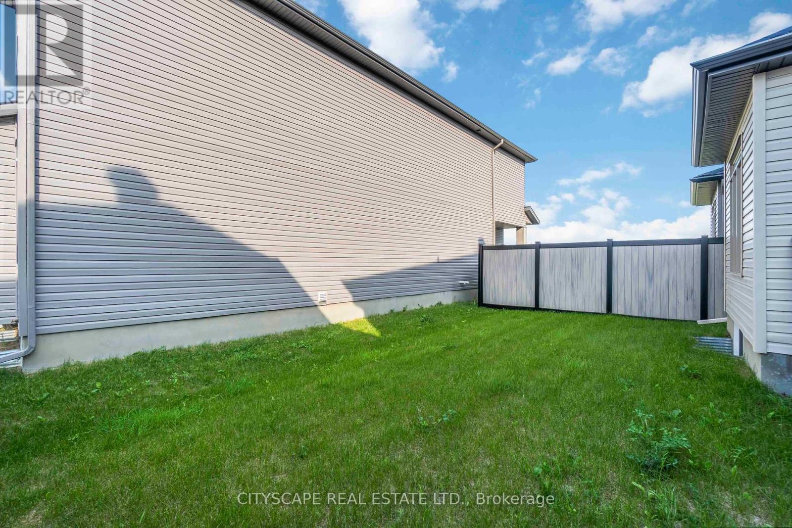 617 Kenabeek Terrace, Ottawa, Ontario  K4M 0B3 - Photo 33 - X12214571
