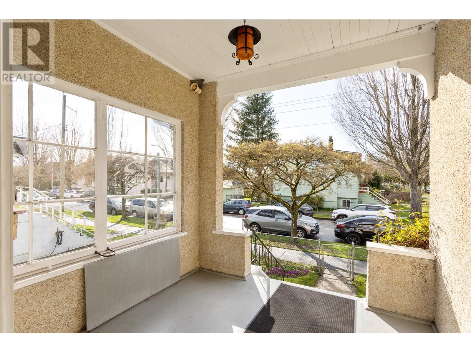 2206 Trutch Street, Vancouver, British Columbia  V6K 4G9 - Photo 3 - R2985577