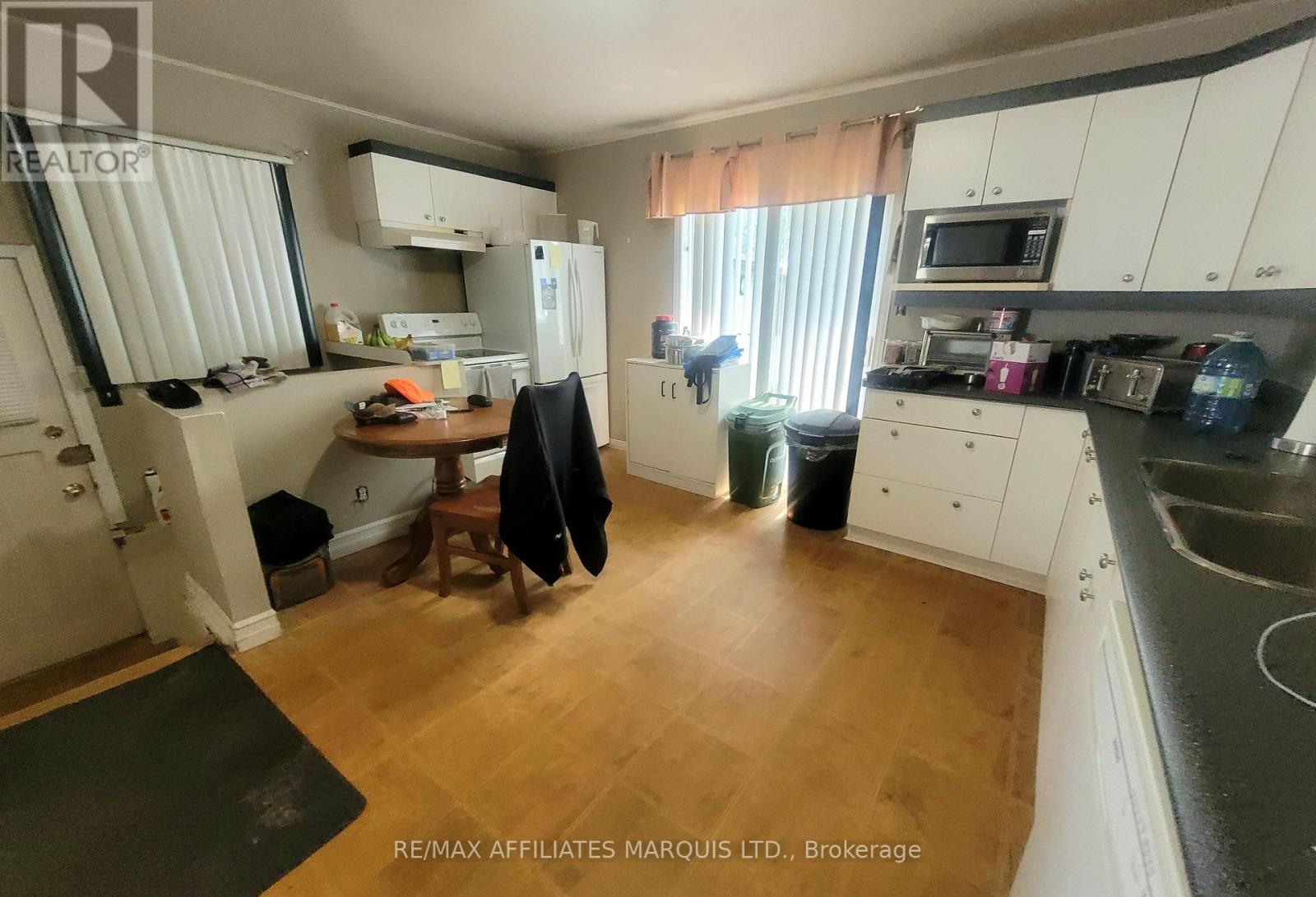 264 Twelfth Street W, Cornwall, Ontario  K6J 3C4 - Photo 4 - X12214572