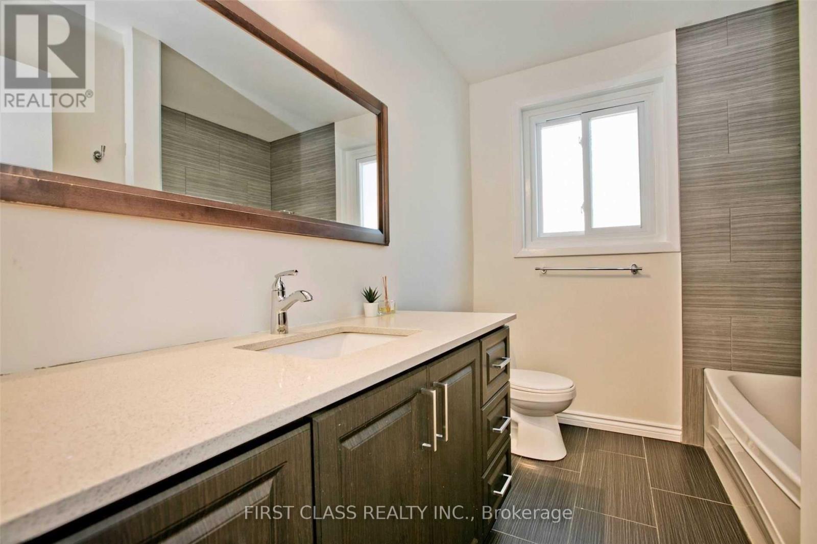 25 Summerside Crescent, Toronto, Ontario  M2H 1W9 - Photo 10 - C12214577