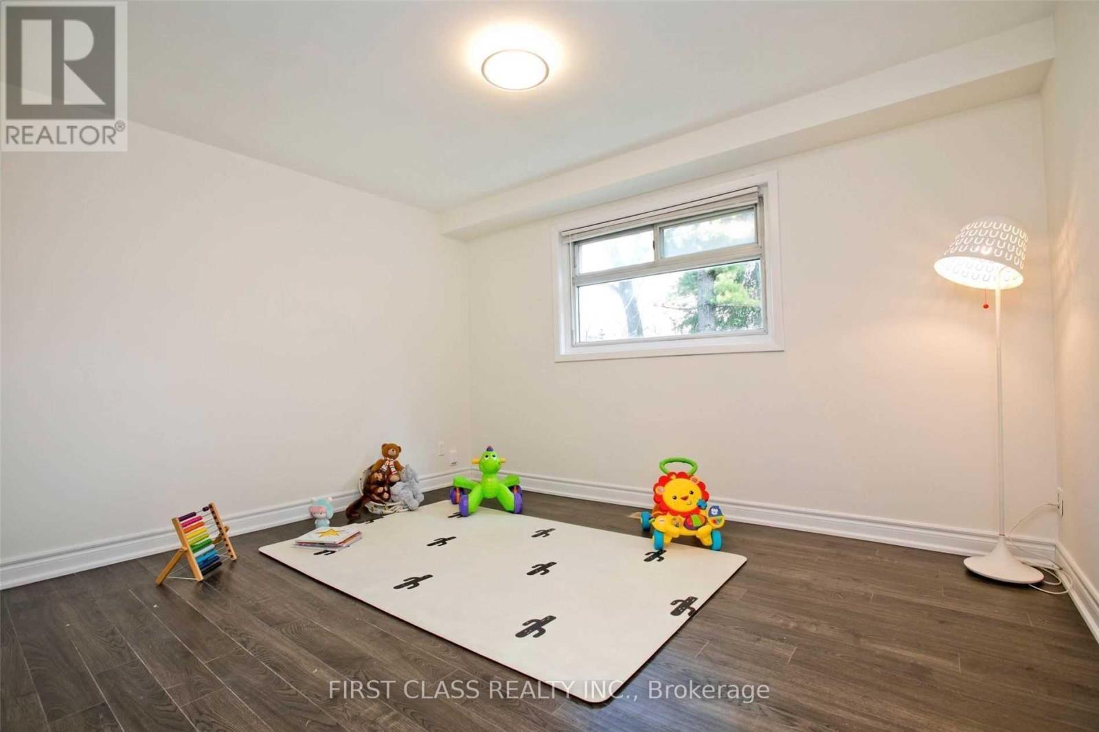 25 Summerside Crescent, Toronto, Ontario  M2H 1W9 - Photo 11 - C12214577