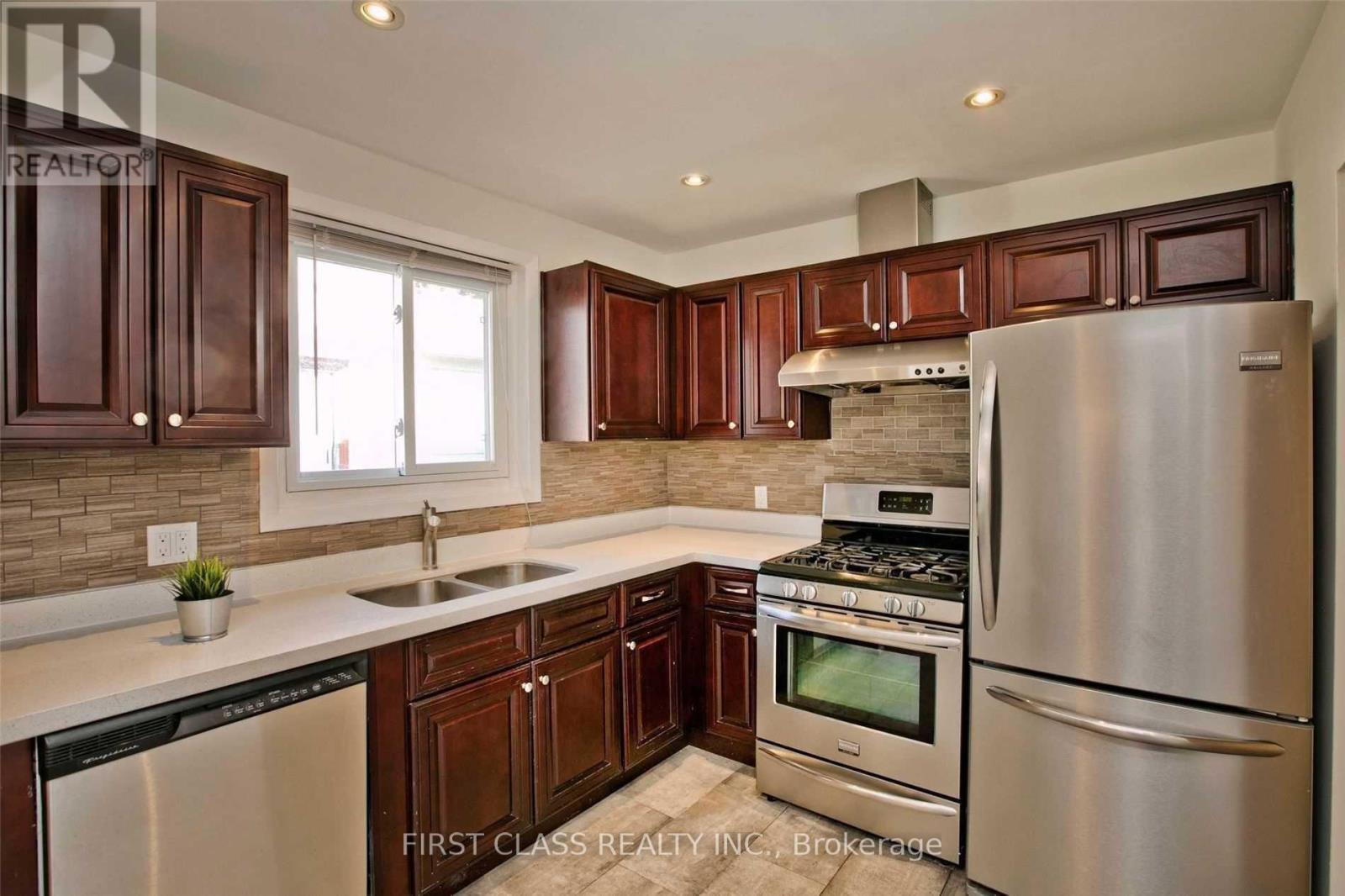 25 Summerside Crescent, Toronto, Ontario  M2H 1W9 - Photo 6 - C12214577