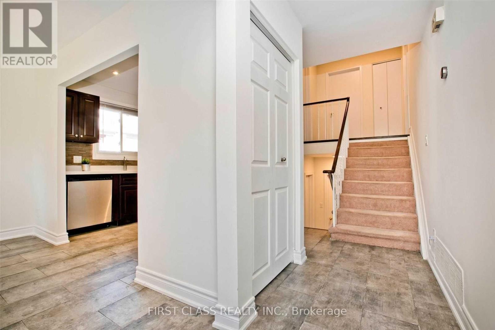 25 Summerside Crescent, Toronto, Ontario  M2H 1W9 - Photo 7 - C12214577