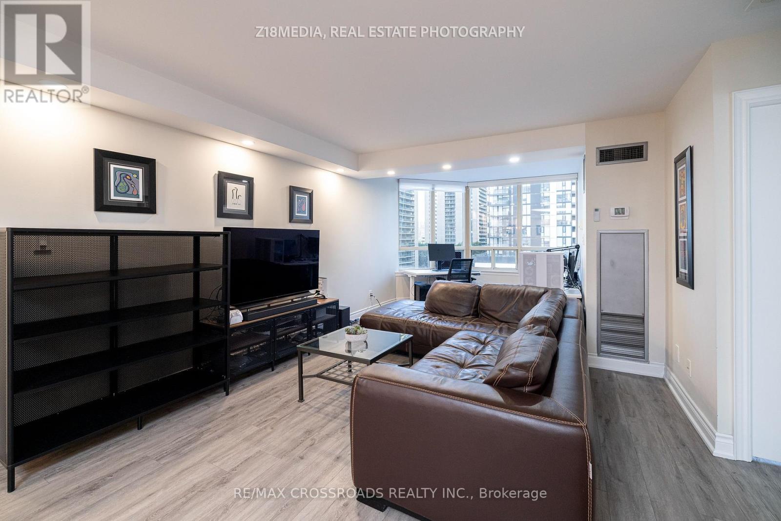 709 - 30 Greenfield Avenue, Toronto, Ontario  M2N 6N3 - Photo 10 - C12214581