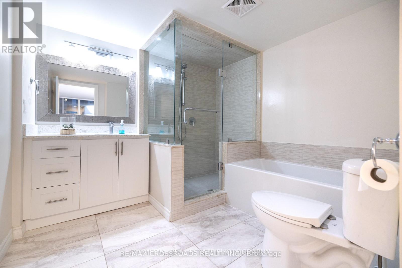 709 - 30 Greenfield Avenue, Toronto, Ontario  M2N 6N3 - Photo 16 - C12214581