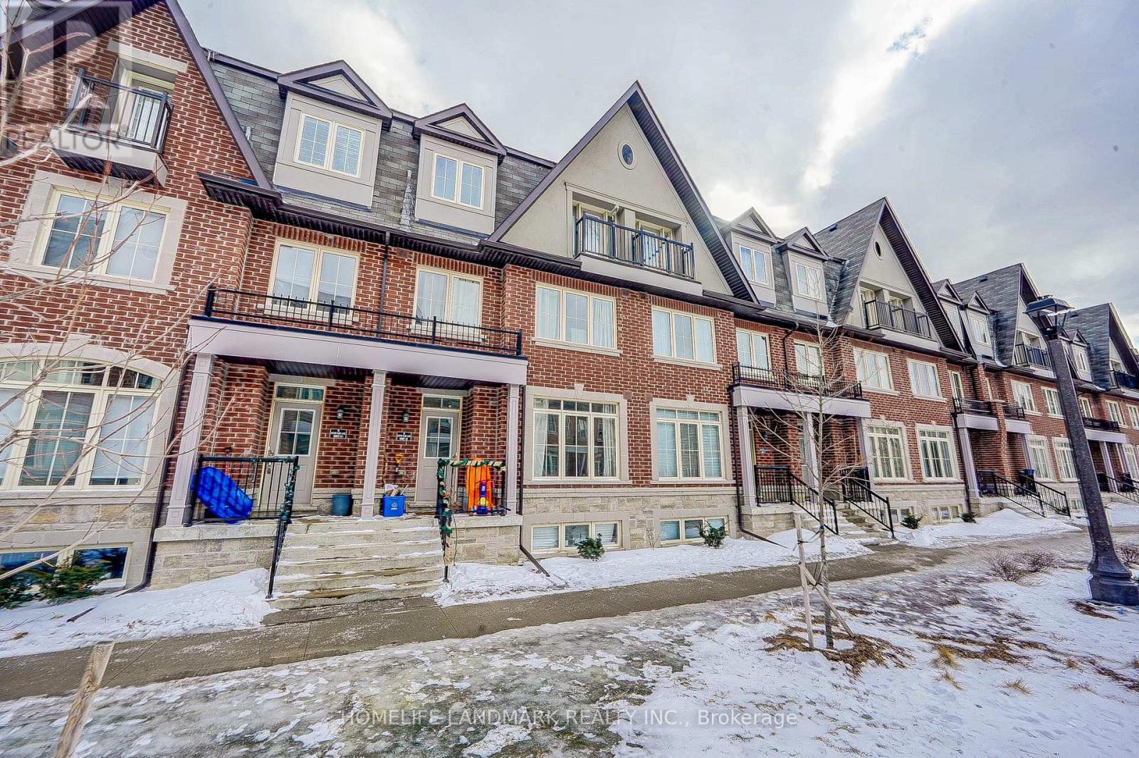 12 - 8 EATON PARK LANE, Toronto, Ontario