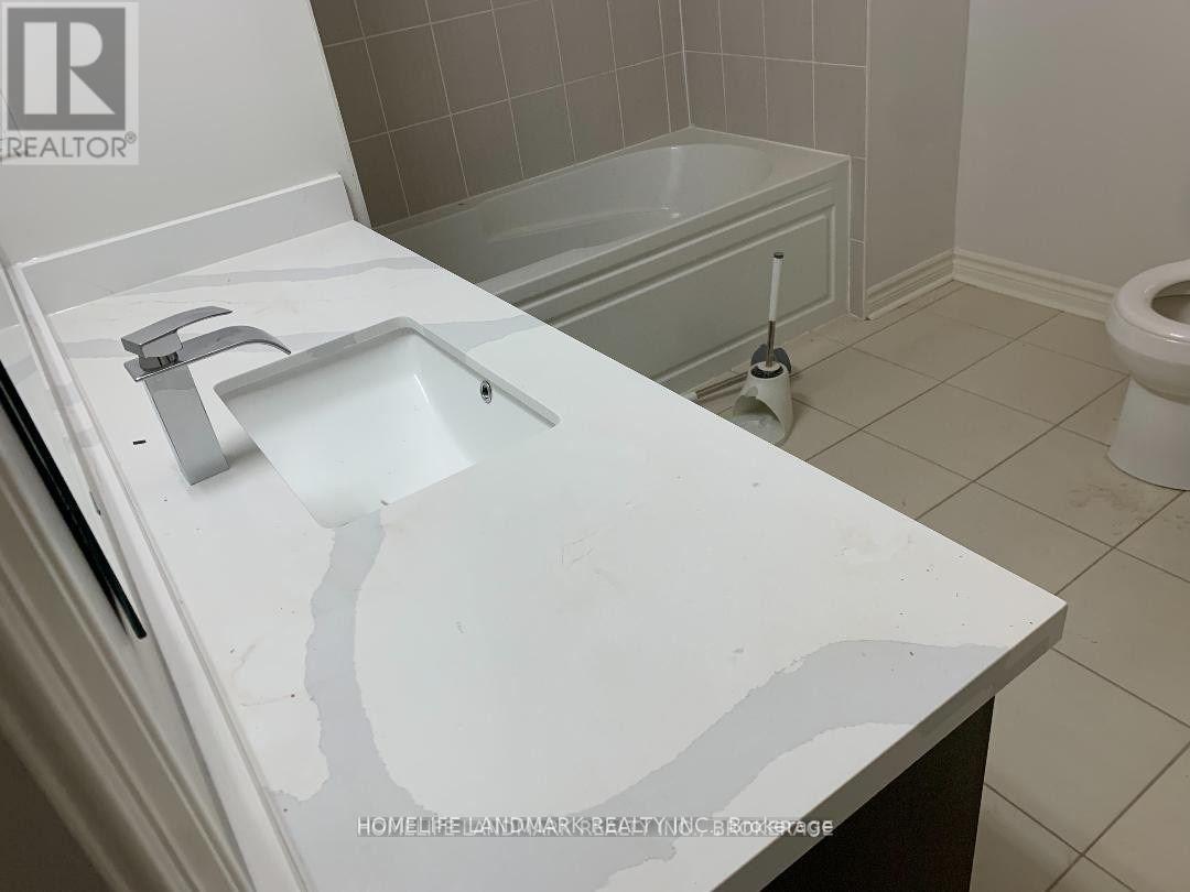 12 - 8 Eaton Park Lane, Toronto (L'amoreaux), Ontario  M1W 0A5 - Photo 10 - E12214576