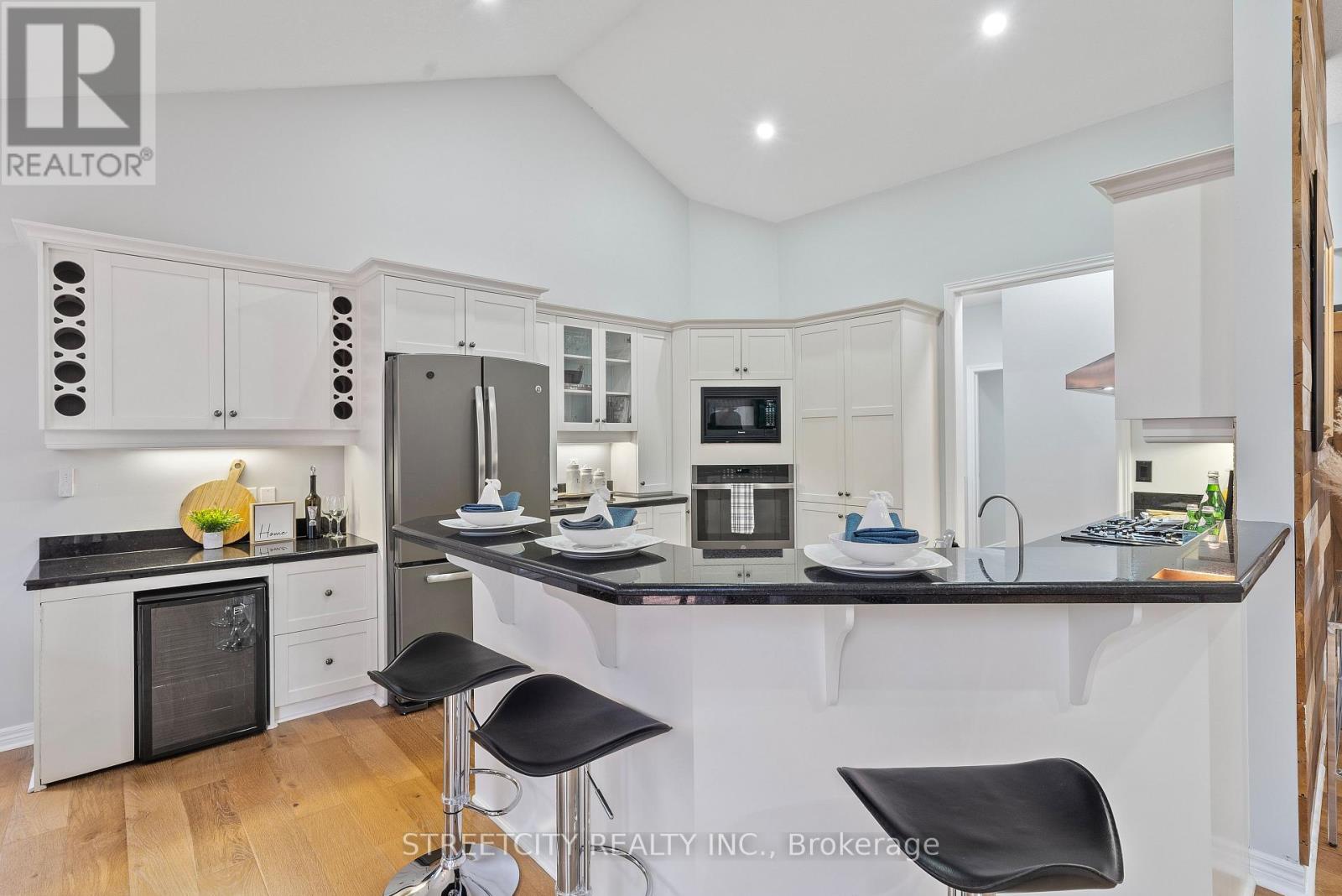 27 Wynfield Lane S, Middlesex Centre, Ontario  N6H 5L2 - Photo 18 - X12147265