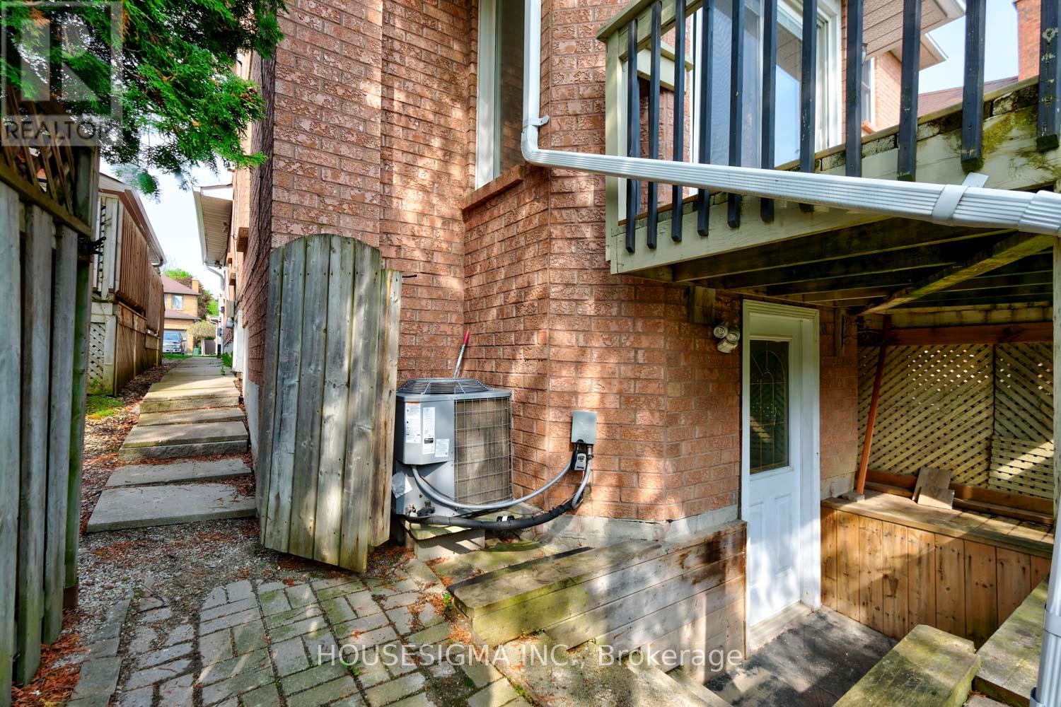 14 Crawford Rose Drive, Aurora (Aurora Heights), Ontario  L4G 4P2 - Photo 2 - N12214580