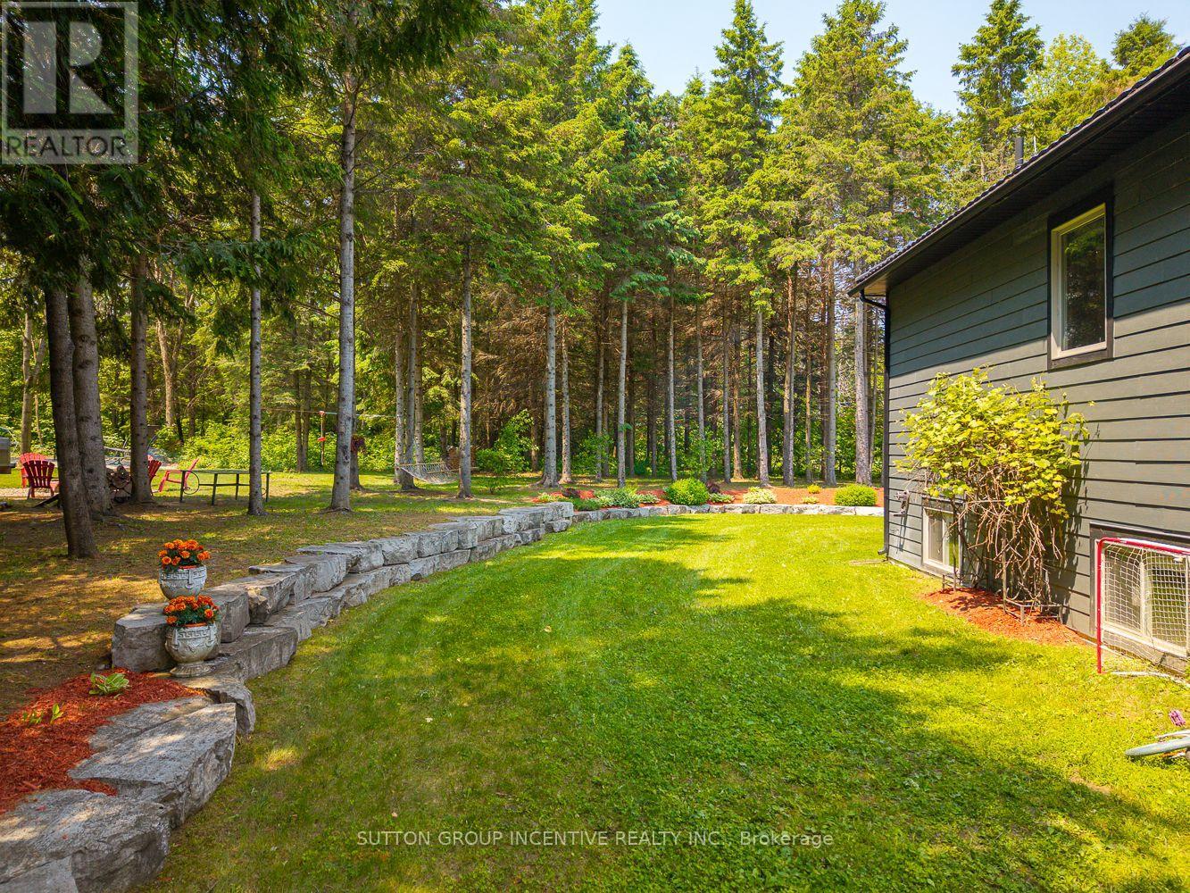 7070 93 Highway, Tiny, Ontario  L0K 2E0 - Photo 35 - S12214598