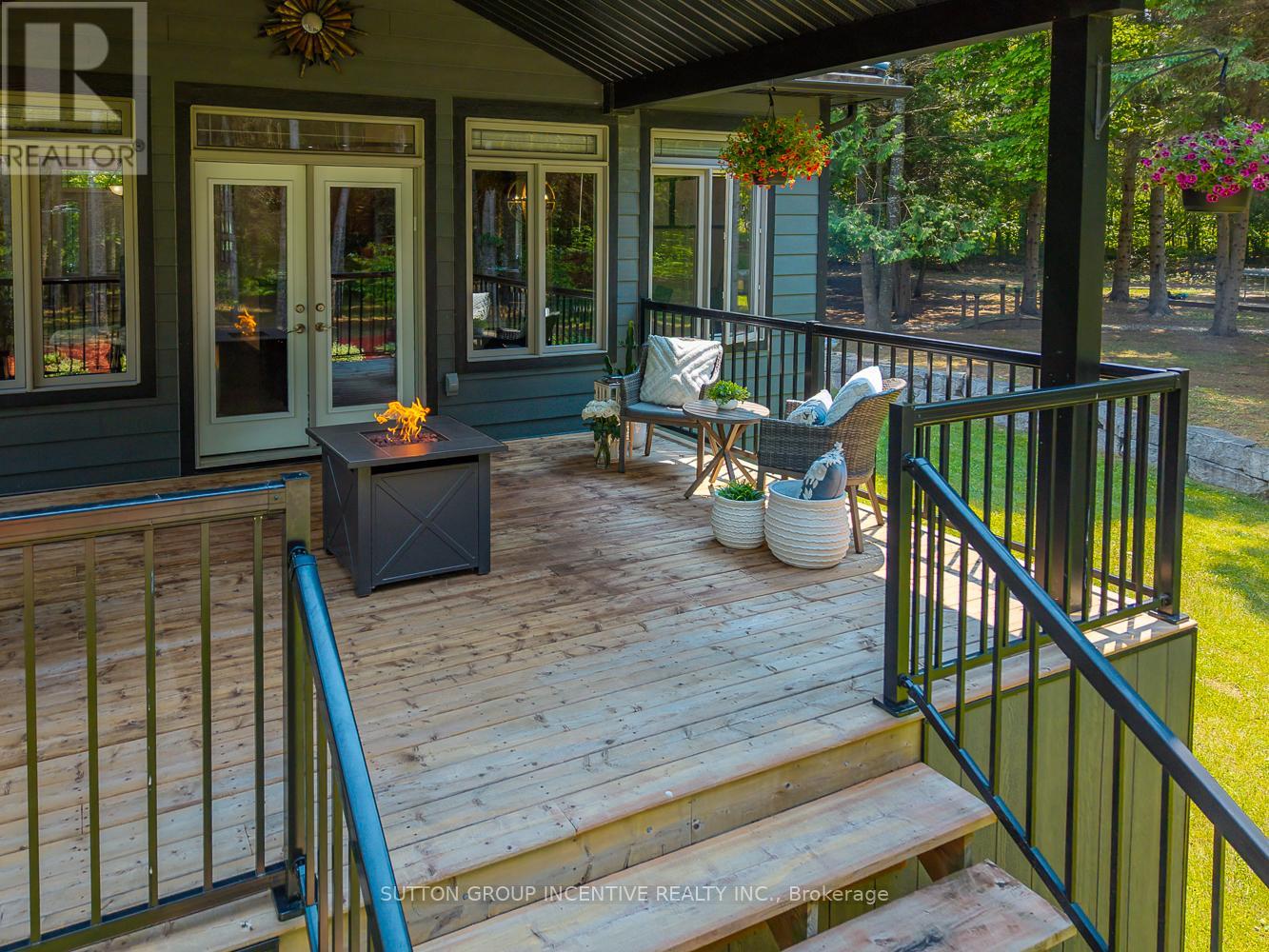 7070 93 Highway, Tiny, Ontario  L0K 2E0 - Photo 45 - S12214598