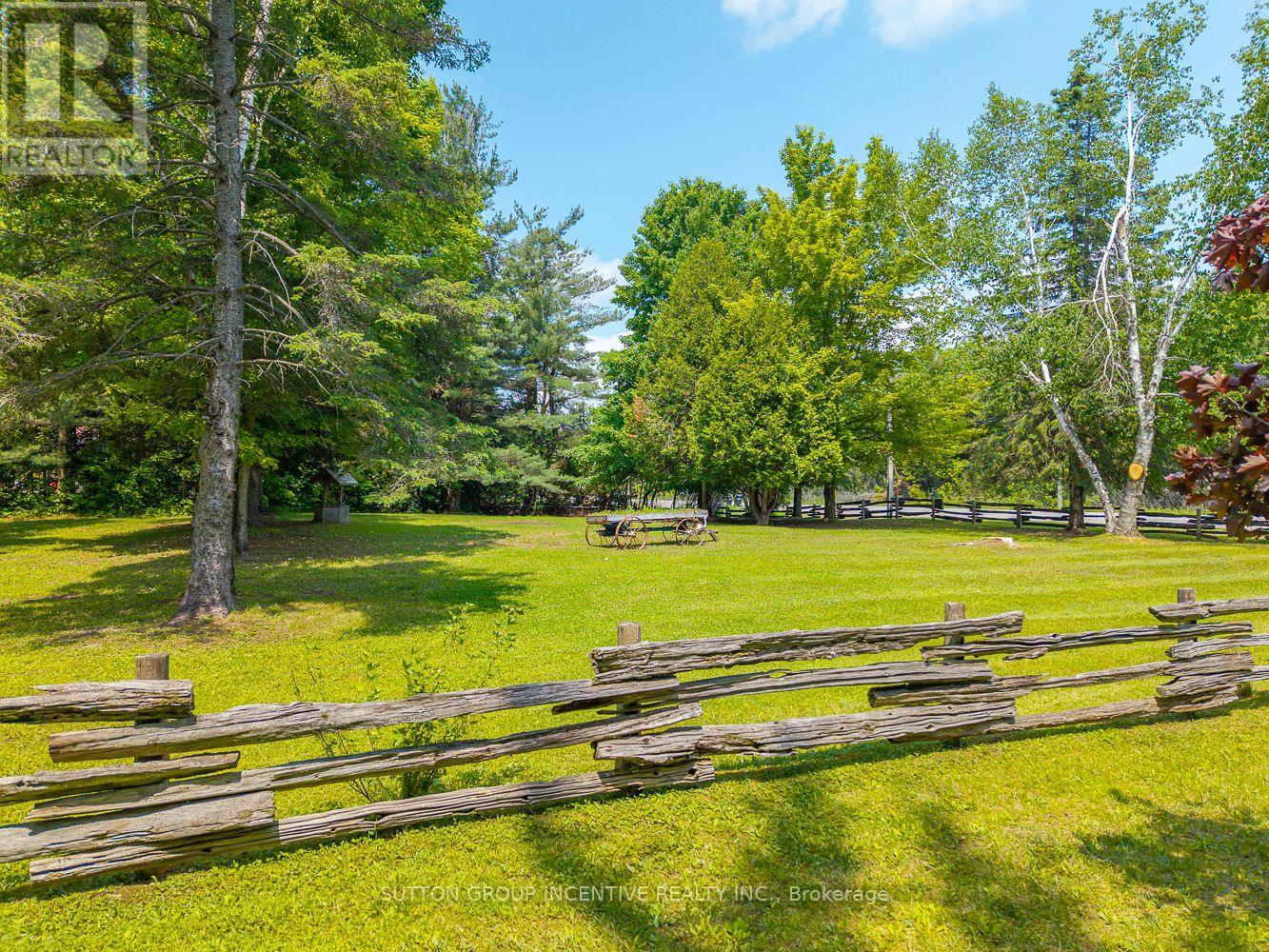 7070 93 Highway, Tiny, Ontario  L0K 2E0 - Photo 7 - S12214598