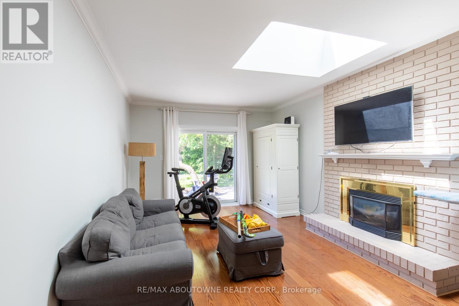 196 Charnwood Drive, Oakville (Fd Ford), Ontario  L6J 5H1 - Photo 24 - W12214573
