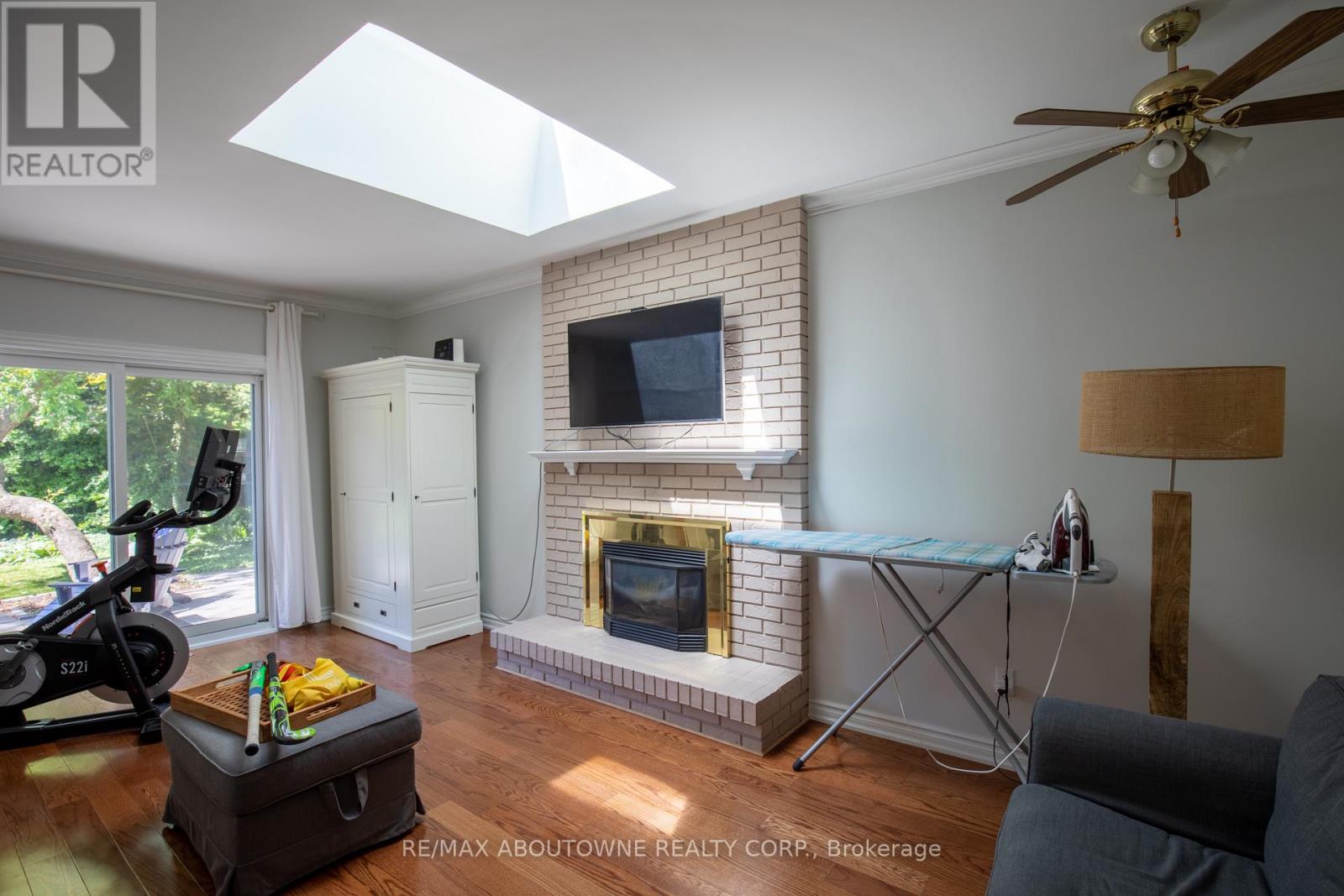 196 Charnwood Drive, Oakville (Fd Ford), Ontario  L6J 5H1 - Photo 25 - W12214573