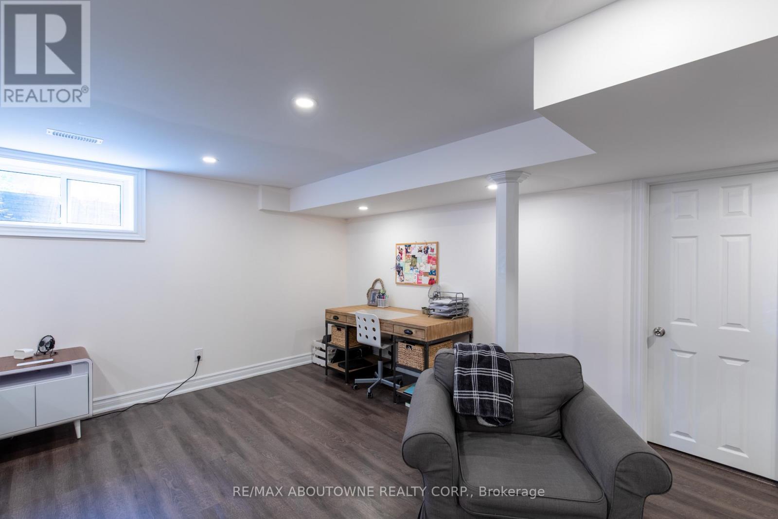 196 Charnwood Drive, Oakville (Fd Ford), Ontario  L6J 5H1 - Photo 28 - W12214573