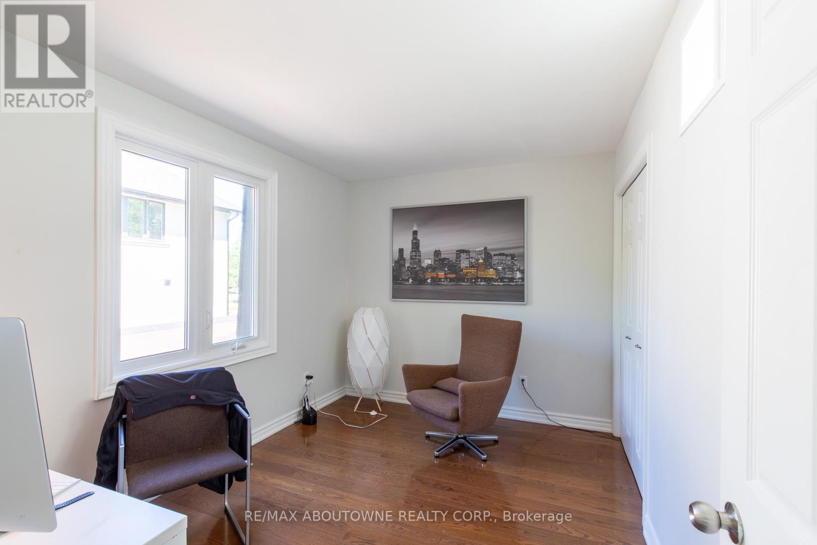 196 Charnwood Drive, Oakville (Fd Ford), Ontario  L6J 5H1 - Photo 33 - W12214573