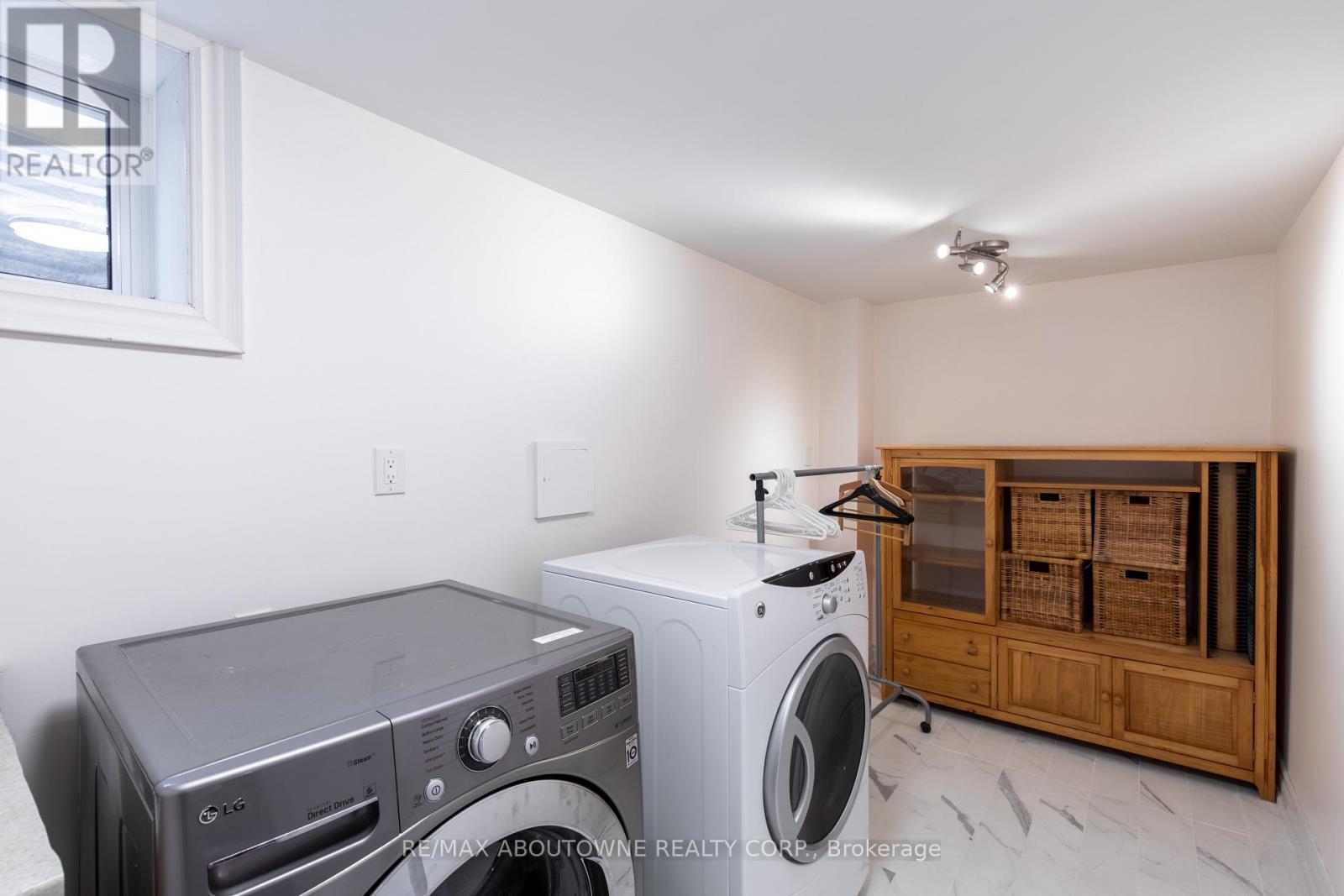 196 Charnwood Drive, Oakville (Fd Ford), Ontario  L6J 5H1 - Photo 40 - W12214573