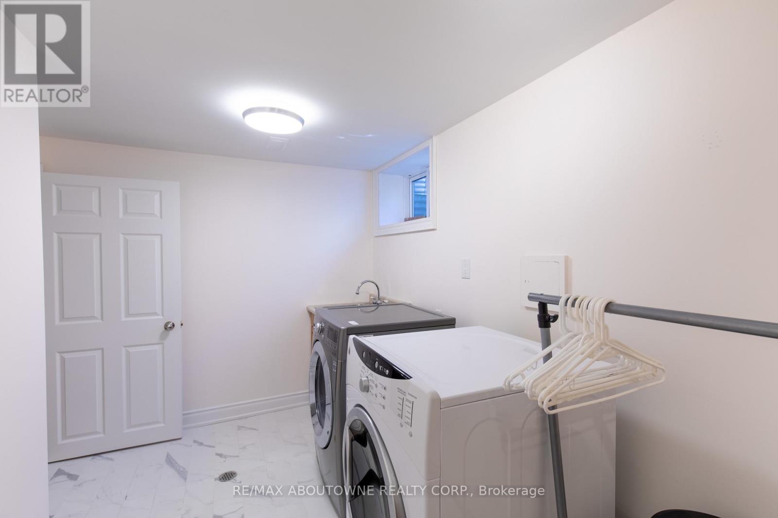 196 Charnwood Drive, Oakville (Fd Ford), Ontario  L6J 5H1 - Photo 41 - W12214573