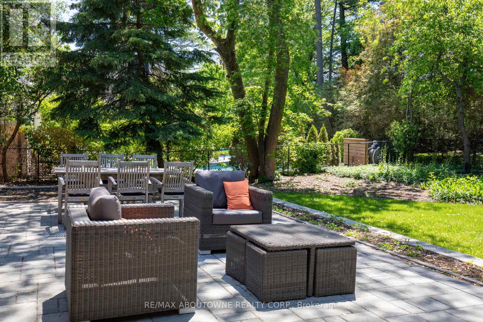 196 Charnwood Drive, Oakville (Fd Ford), Ontario  L6J 5H1 - Photo 43 - W12214573