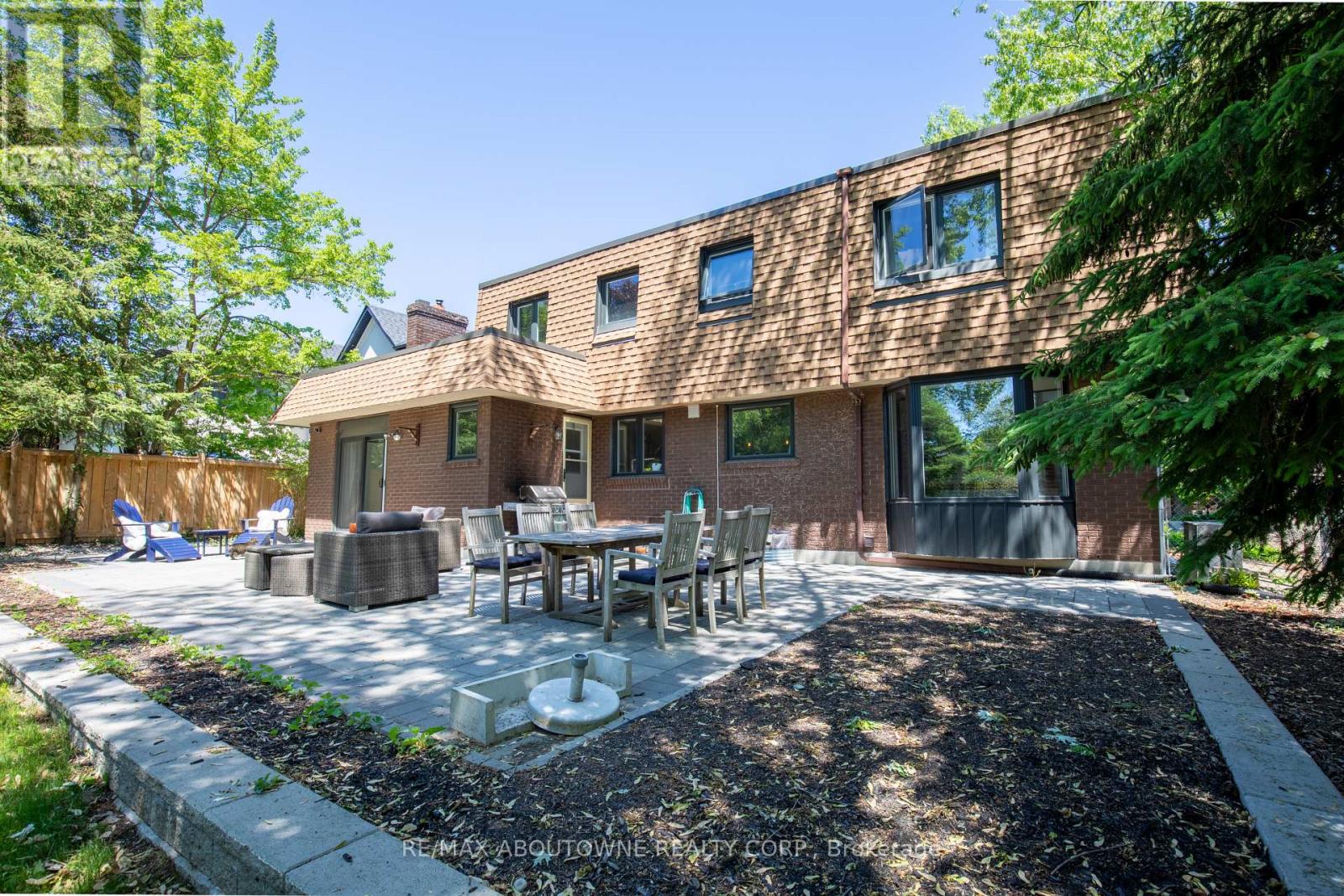 196 Charnwood Drive, Oakville (Fd Ford), Ontario  L6J 5H1 - Photo 46 - W12214573
