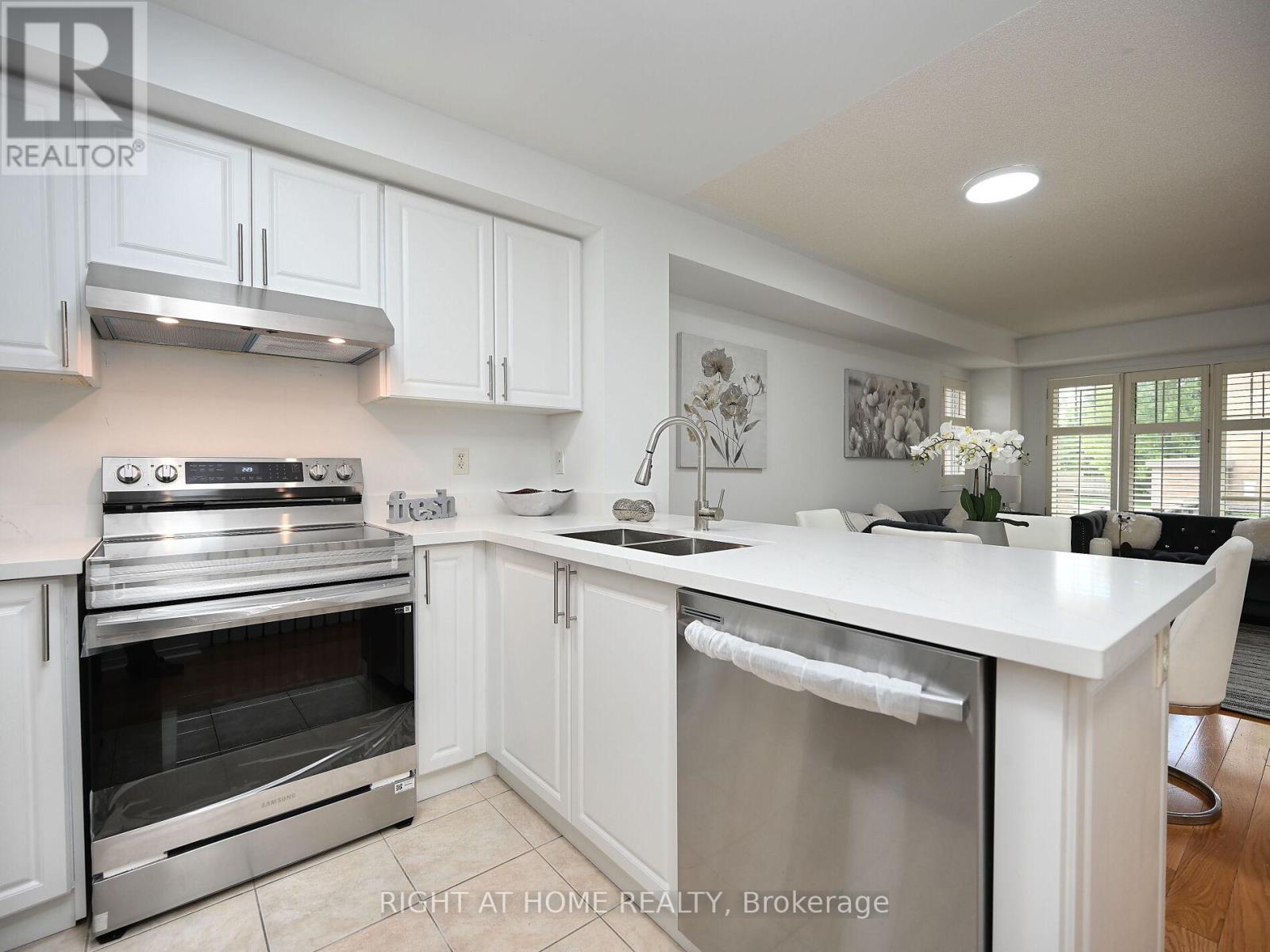 25 - 3250 Bentley Drive, Mississauga (Churchill Meadows), Ontario  L5M 0P7 - Photo 23 - W12214578