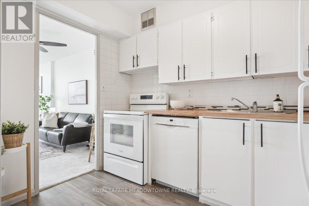 709 - 2665 Windwood Drive, Mississauga (Meadowvale), Ontario  L5N 2P2 - Photo 8 - W12214579