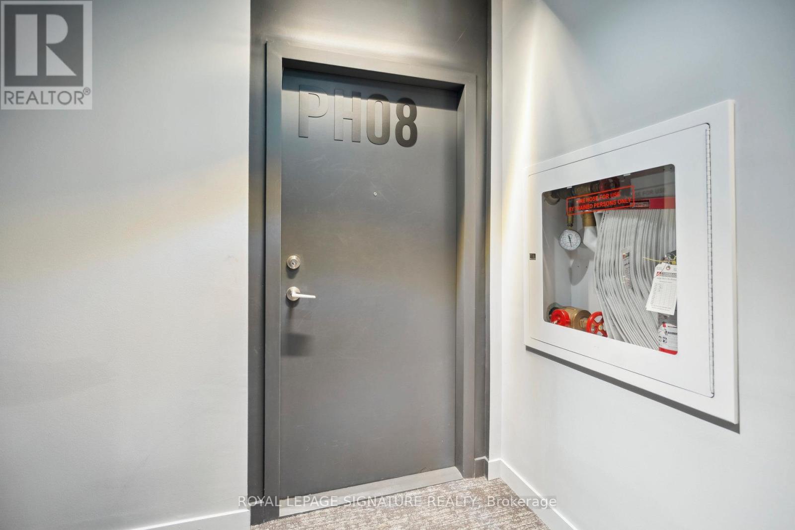 808 - 7 Smith Crescent, Toronto, Ontario  M8Z 0G3 - Photo 3 - W12214585