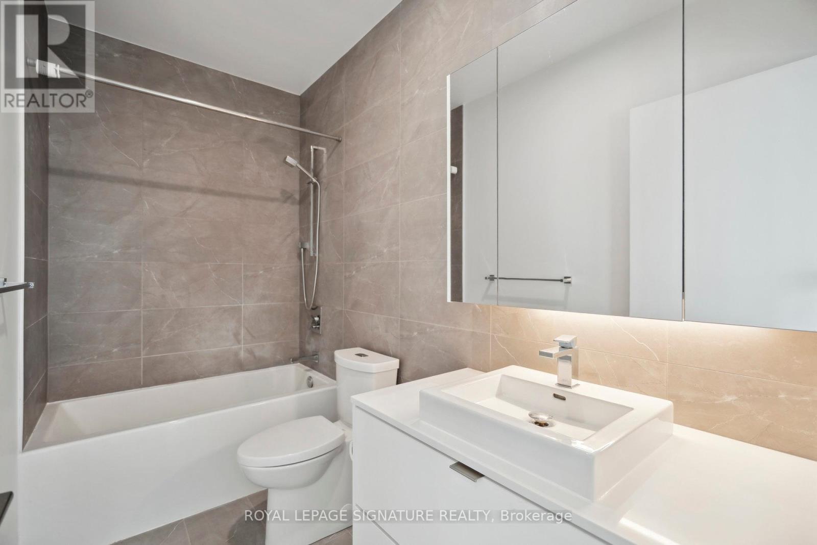 808 - 7 Smith Crescent, Toronto, Ontario  M8Z 0G3 - Photo 7 - W12214585