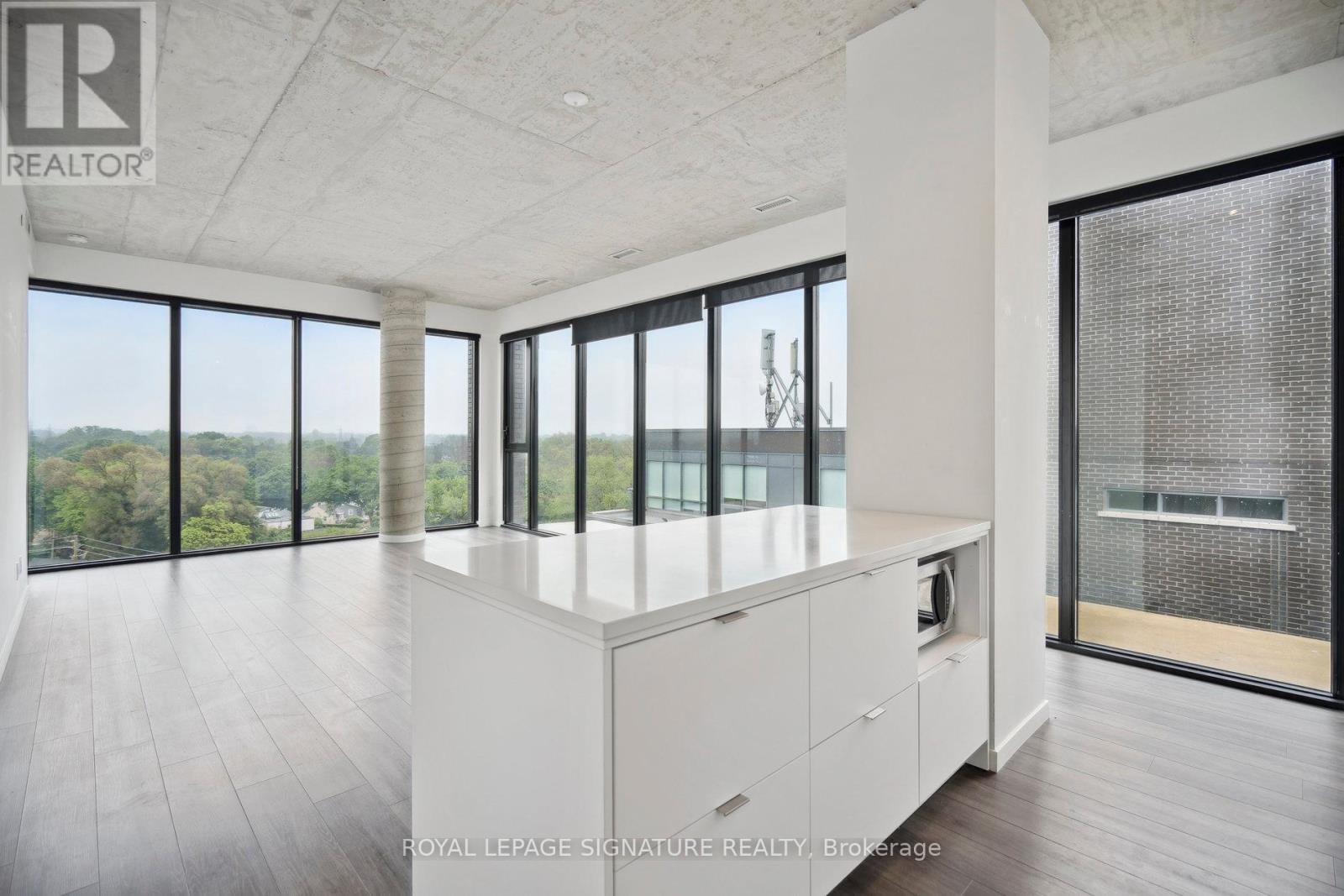 808 - 7 Smith Crescent, Toronto, Ontario  M8Z 0G3 - Photo 8 - W12214585