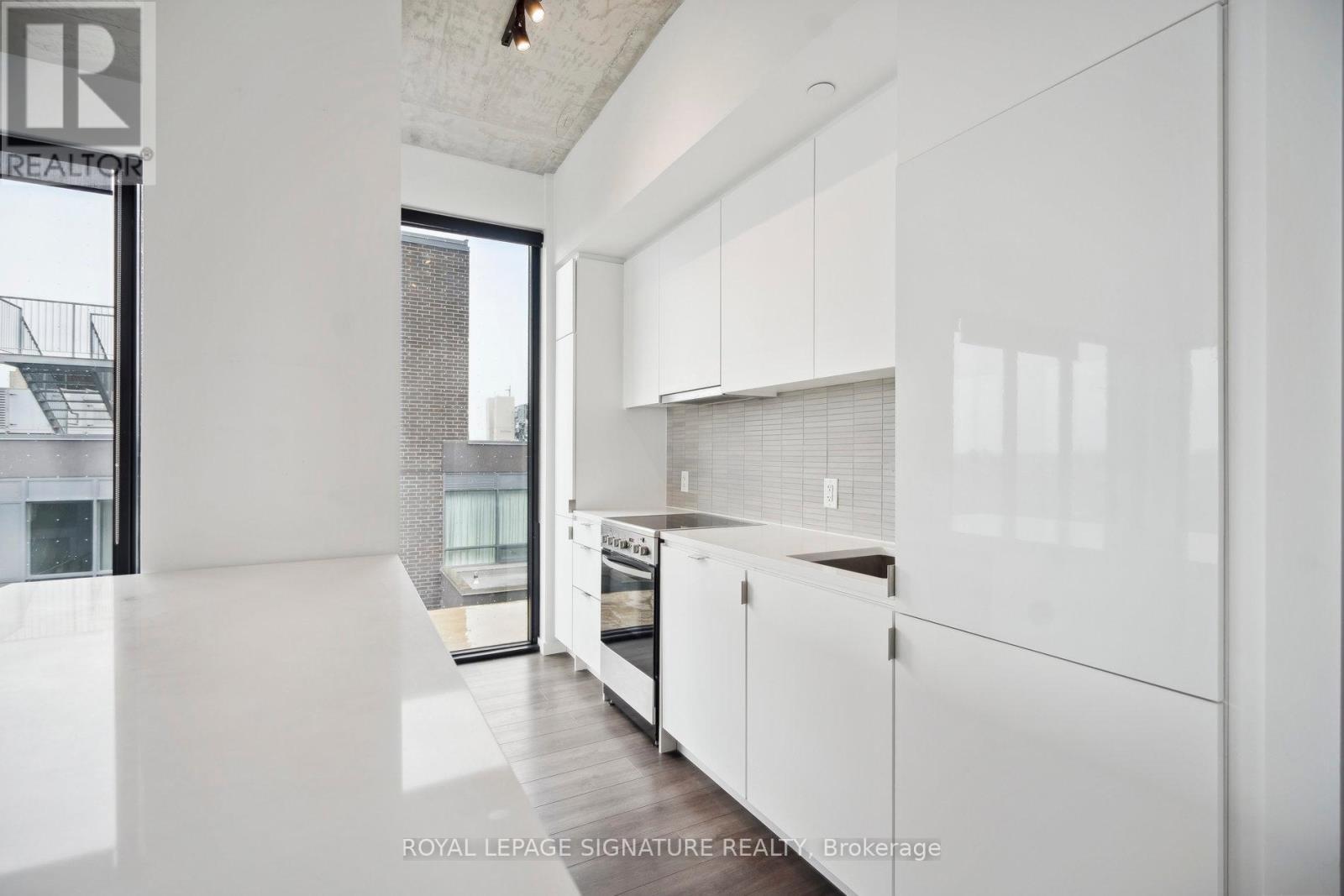 808 - 7 Smith Crescent, Toronto, Ontario  M8Z 0G3 - Photo 9 - W12214585