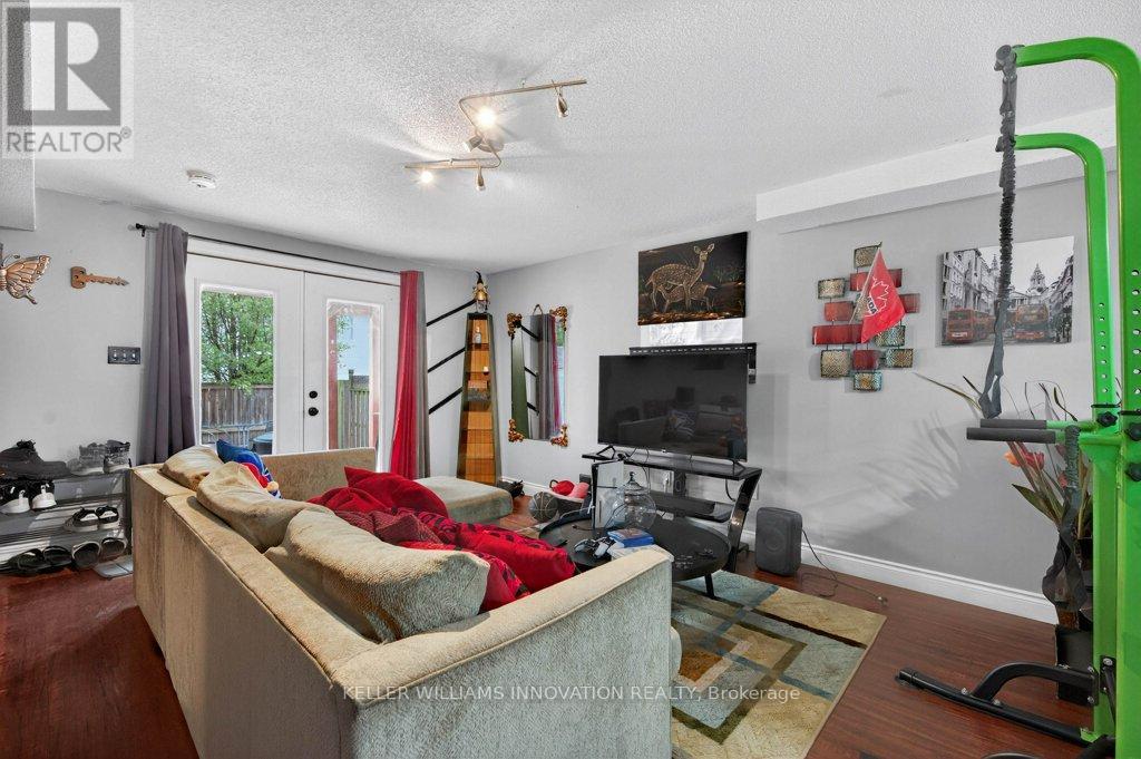 324 Beaumont Crescent, Kitchener, Ontario  N2A 0A7 - Photo 34 - X12214582