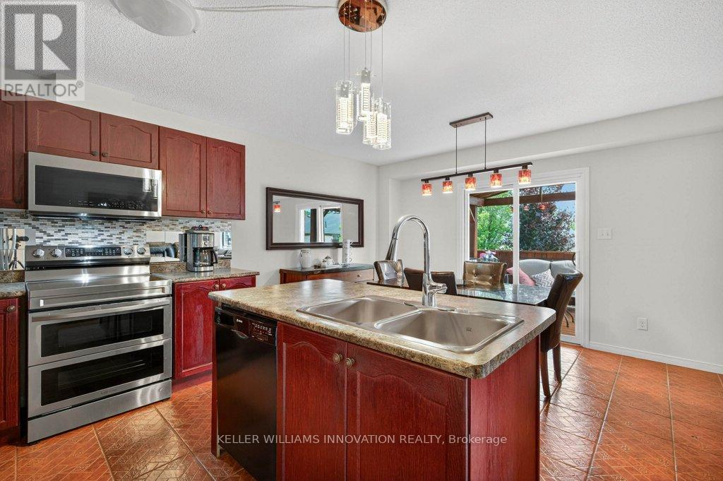324 Beaumont Crescent, Kitchener, Ontario  N2A 0A7 - Photo 5 - X12214582