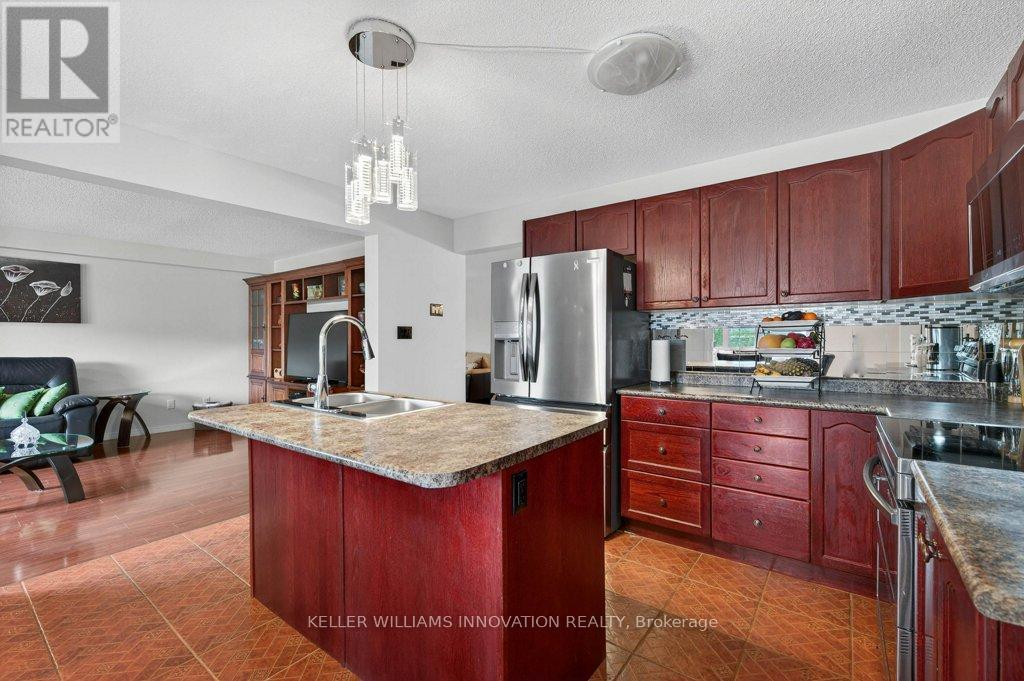 324 Beaumont Crescent, Kitchener, Ontario  N2A 0A7 - Photo 7 - X12214582