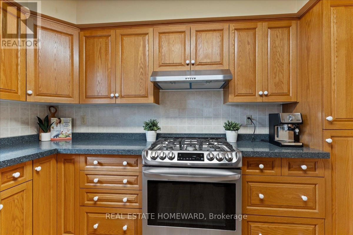 339 Bushview Crescent, Waterloo, Ontario  N2V 2A6 - Photo 12 - X12214586