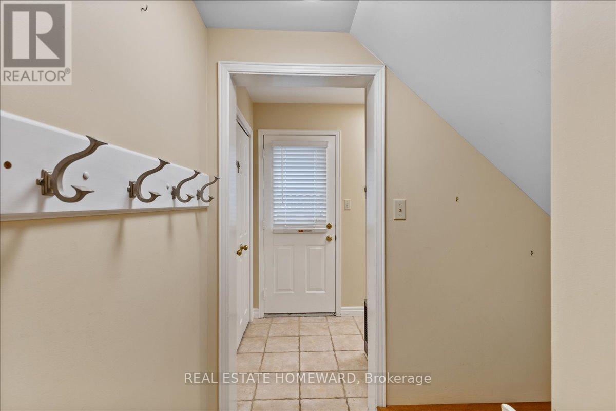339 Bushview Crescent, Waterloo, Ontario  N2V 2A6 - Photo 16 - X12214586