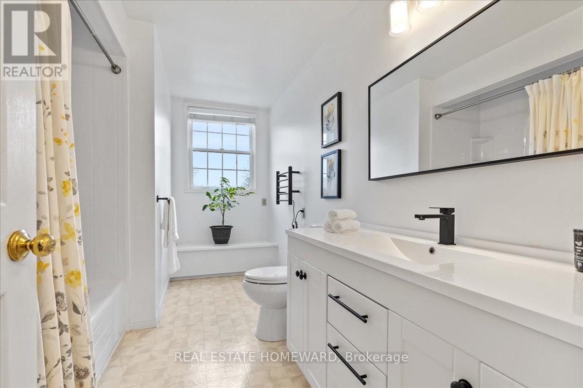 339 Bushview Crescent, Waterloo, Ontario  N2V 2A6 - Photo 17 - X12214586