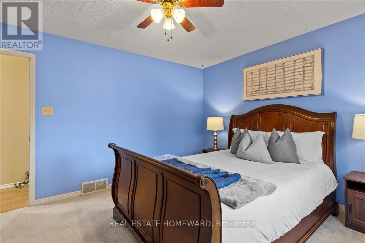 339 Bushview Crescent, Waterloo, Ontario  N2V 2A6 - Photo 24 - X12214586