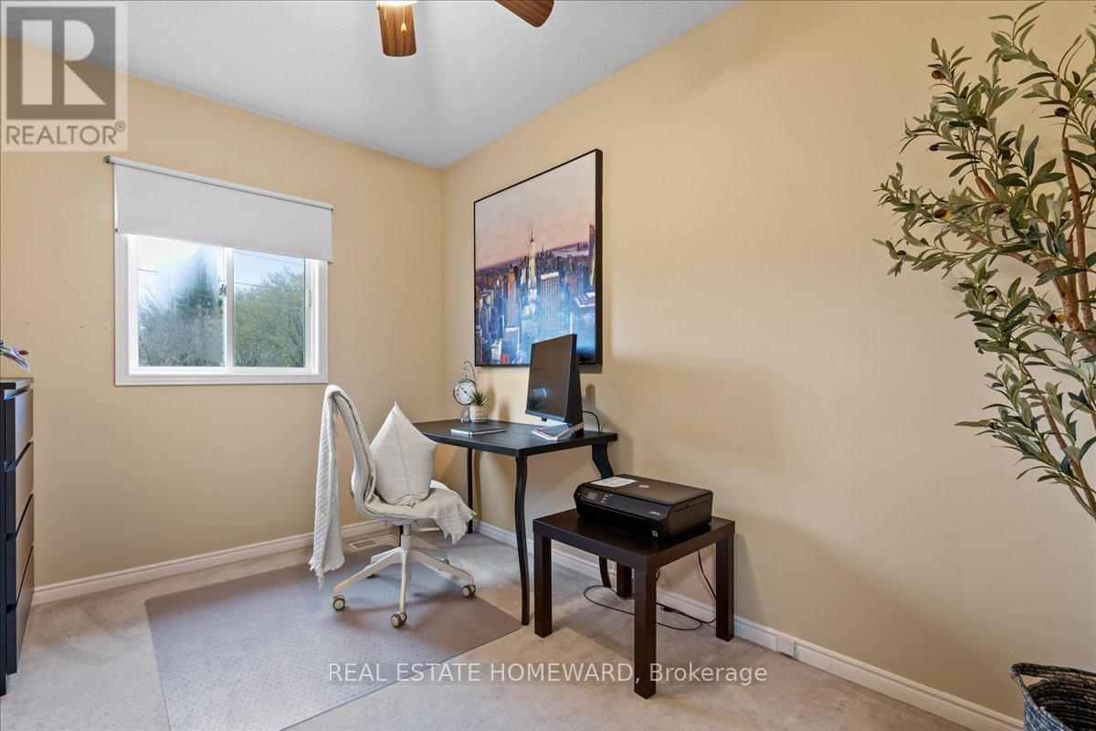 339 Bushview Crescent, Waterloo, Ontario  N2V 2A6 - Photo 26 - X12214586