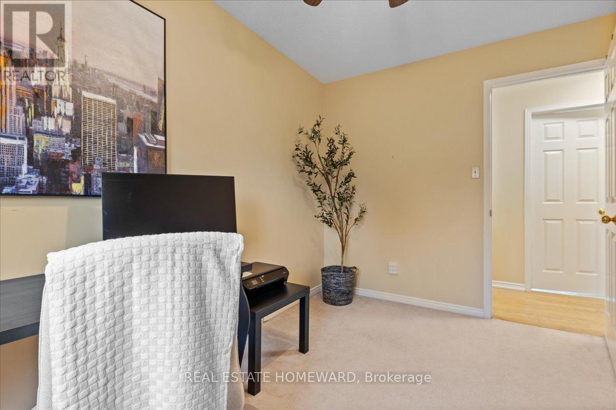 339 Bushview Crescent, Waterloo, Ontario  N2V 2A6 - Photo 27 - X12214586