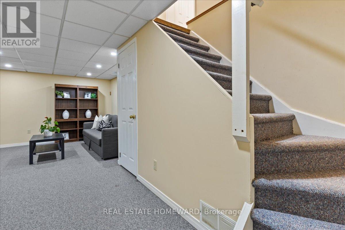 339 Bushview Crescent, Waterloo, Ontario  N2V 2A6 - Photo 28 - X12214586