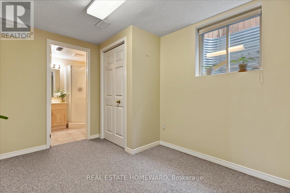 339 Bushview Crescent, Waterloo, Ontario  N2V 2A6 - Photo 31 - X12214586