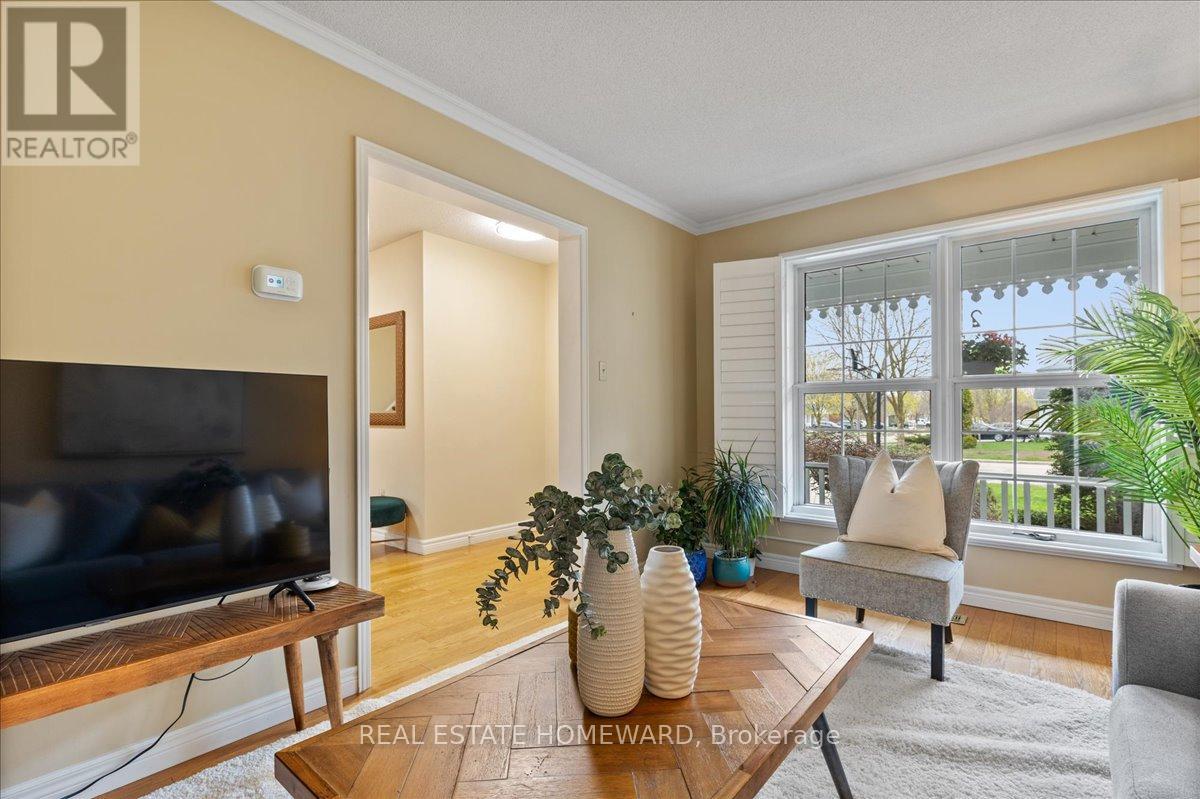 339 Bushview Crescent, Waterloo, Ontario  N2V 2A6 - Photo 7 - X12214586