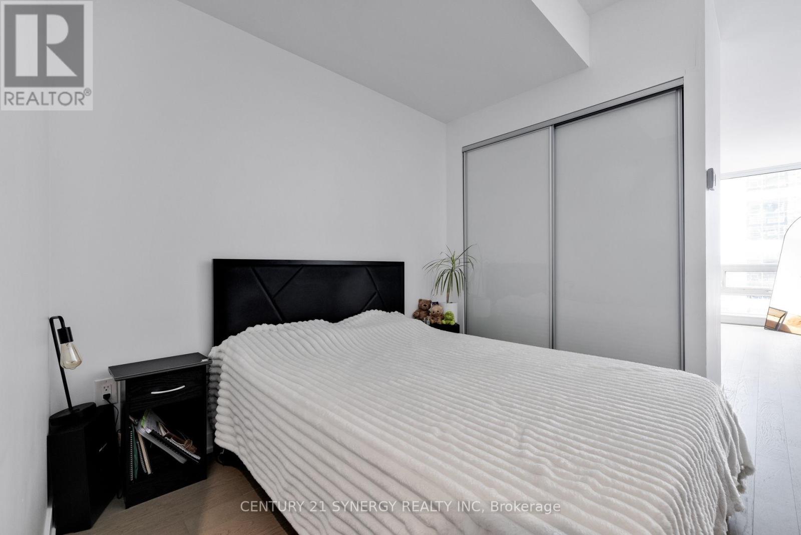 705 - 199 Slater Street, Ottawa, Ontario  K1P 0C8 - Photo 4 - X12212657