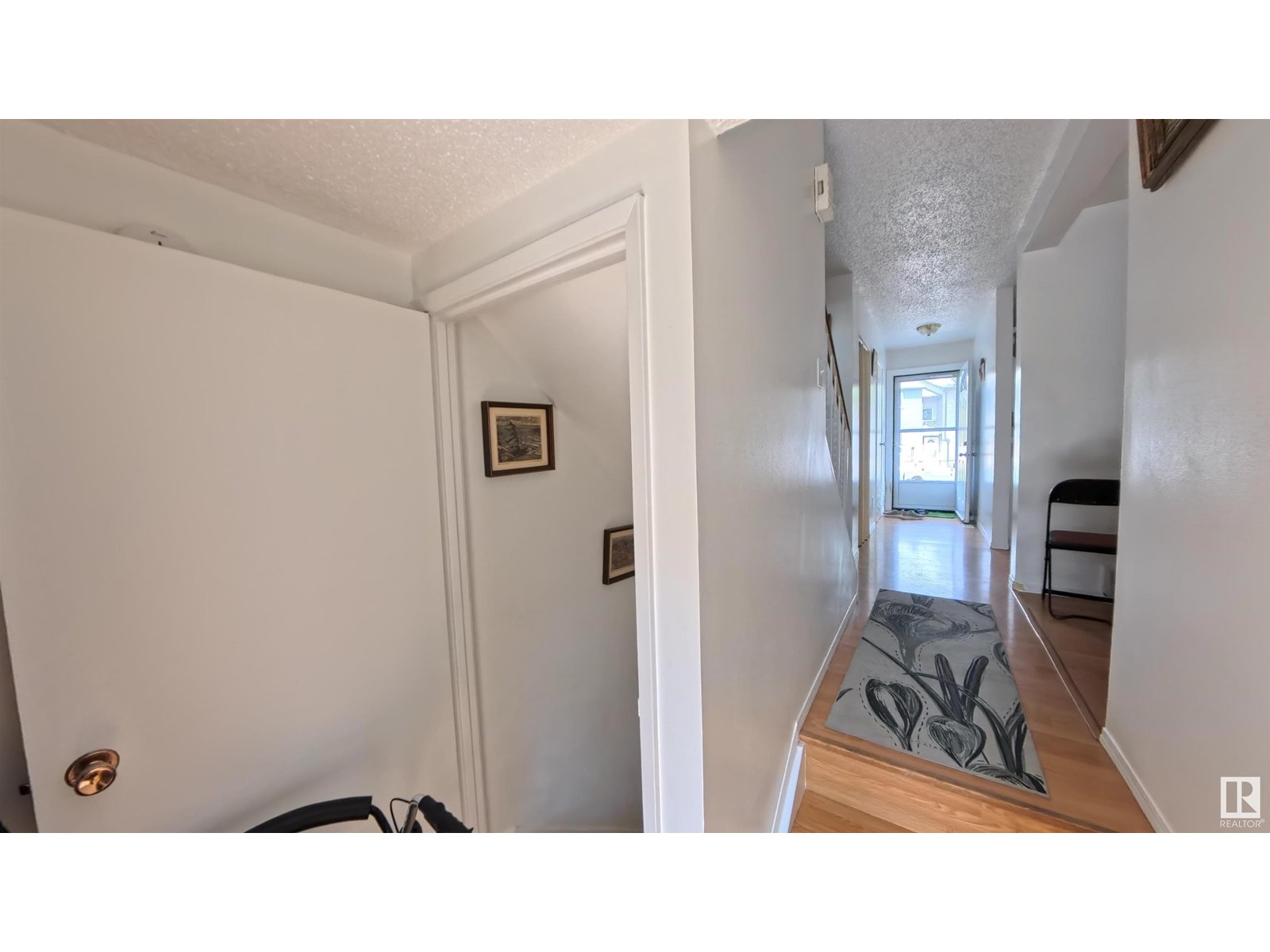3122 142 Av Nw, Edmonton, Alberta  T5Y 1H2 - Photo 4 - E4441839
