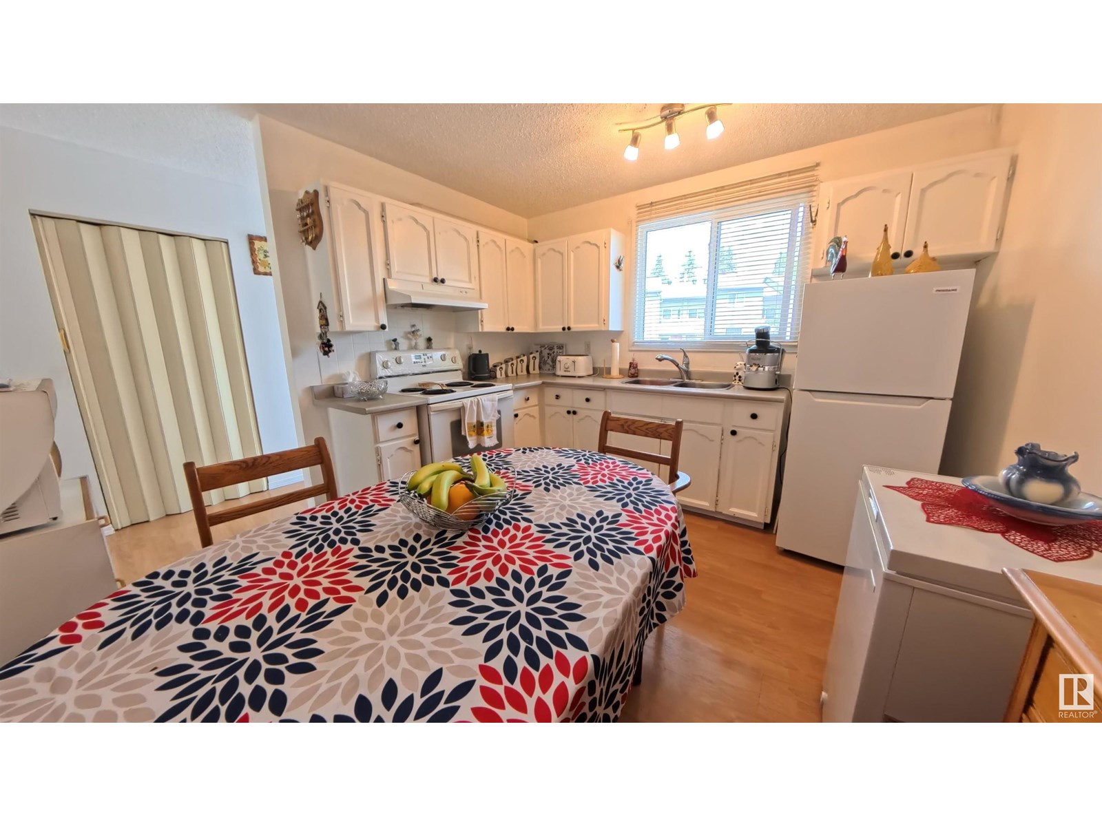 3122 142 Av Nw, Edmonton, Alberta  T5Y 1H2 - Photo 5 - E4441839